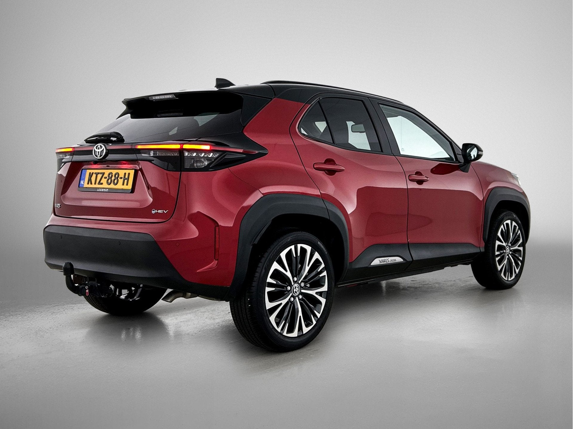 Toyota Yaris Cross 1.5 Hybrid 130 Executive + | JBL | Head-U, 1195 kg, Gebruikt, Leder en Stof, 1490 cc