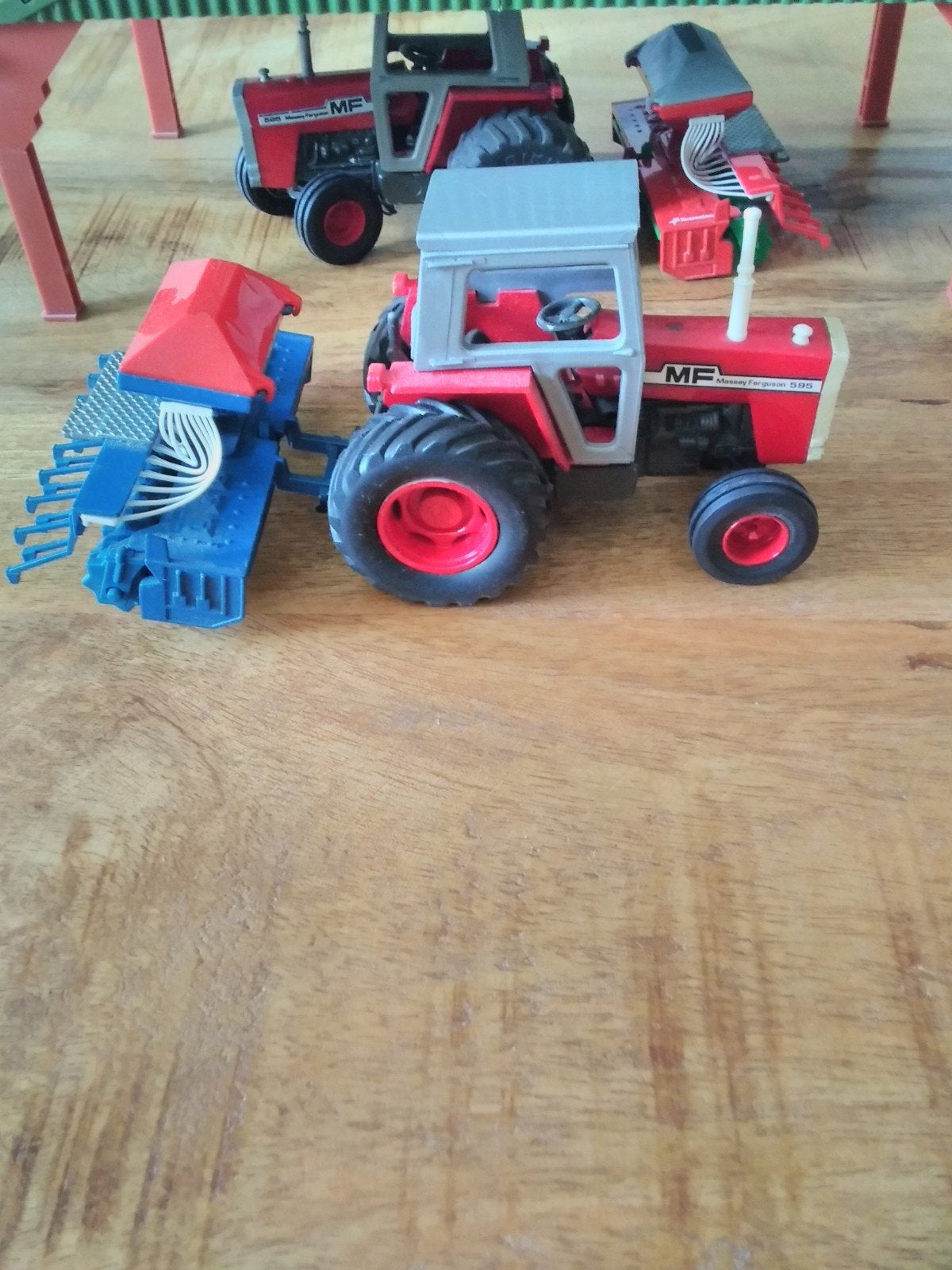 MF595 verbouwd, Ophalen of Verzenden, Tractor of Landbouw, Britains