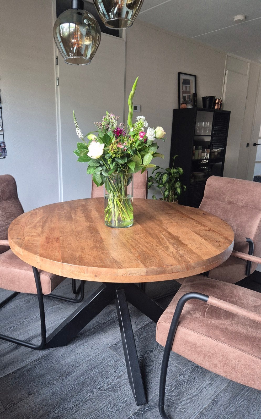 Ronde eettafel MANGO 120 met metalen spinpoot, Rond, Industrieel, Modern, Zo goed als nieuw, Vier personen
