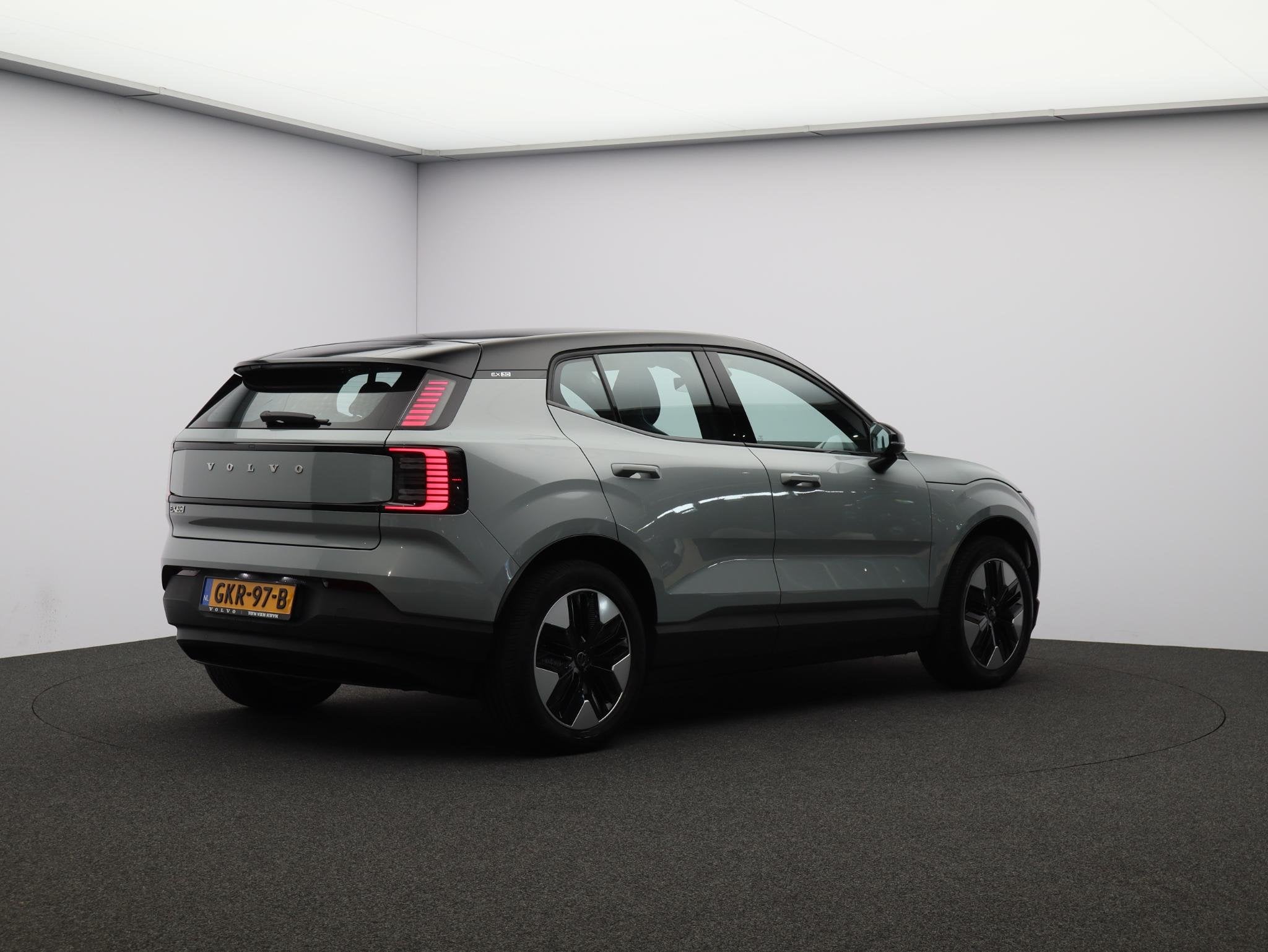Volvo EX30 Single Motor Plus 51 kWh / Stoel+Stuurverwarming, Auto's, Volvo, Achterwielaandrijving, Gebruikt, Volvo Selected Used Cars
