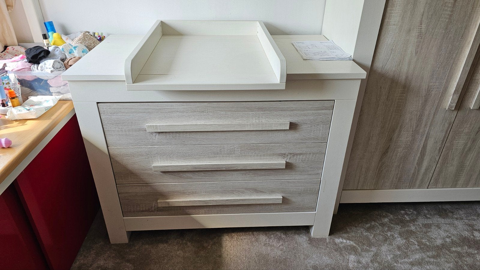 Commode met 3 lades en afneembaar blad, Ophalen
