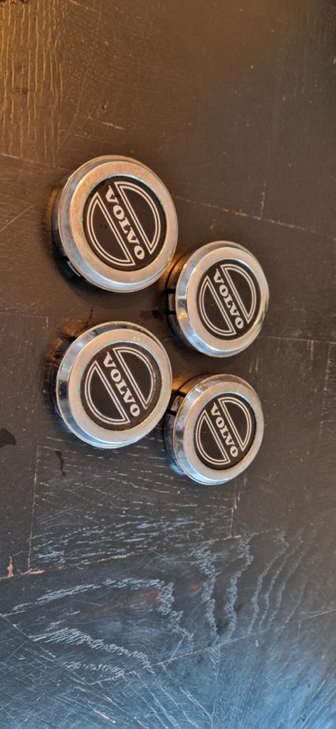 Set van 4 Volvo 240 / 245 virgo wieldoppen / naafdoppen, Ophalen of Verzenden, Gebruikt