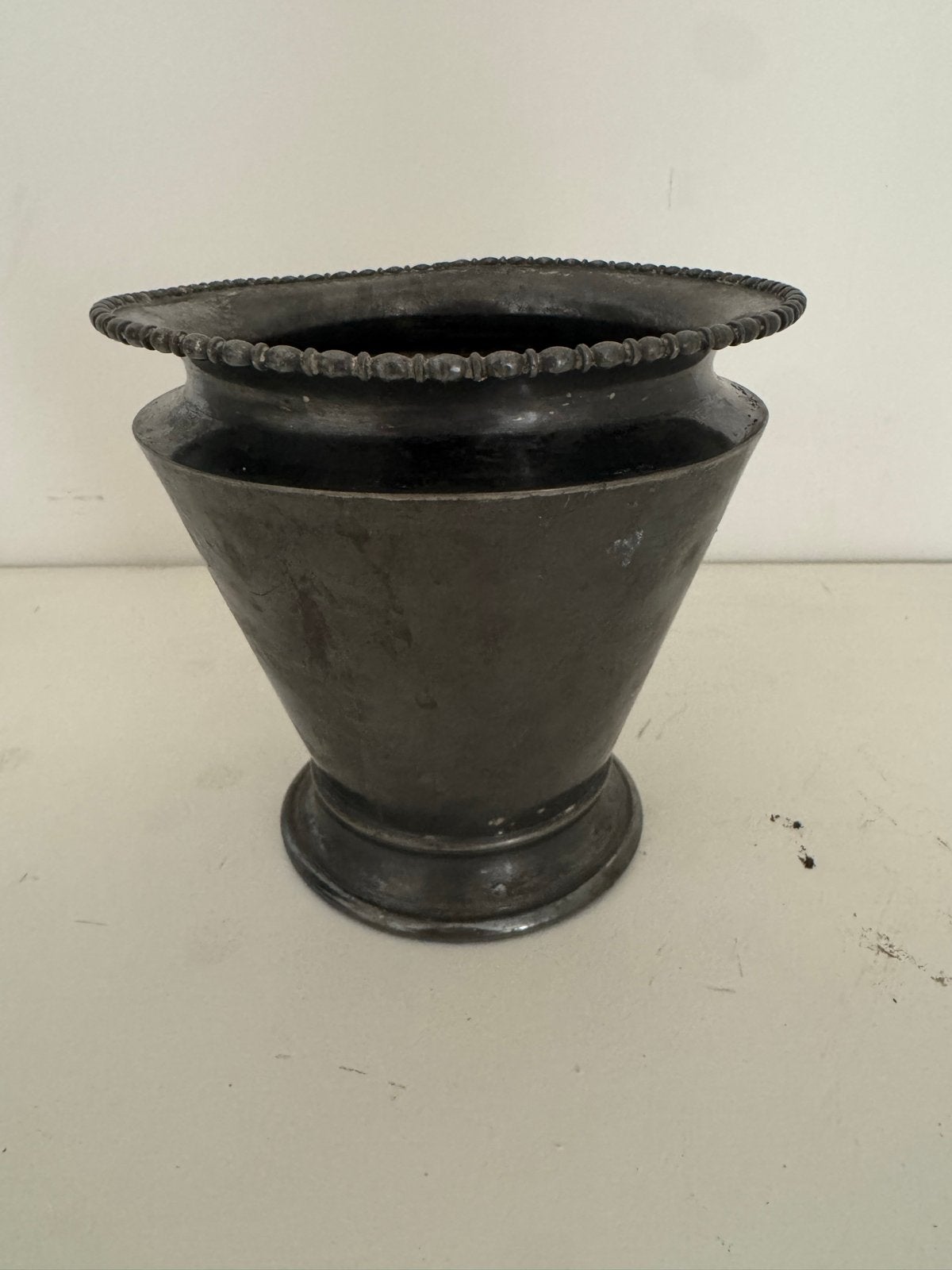 Antieke vaas met decoratieve rand, Ophalen of Verzenden