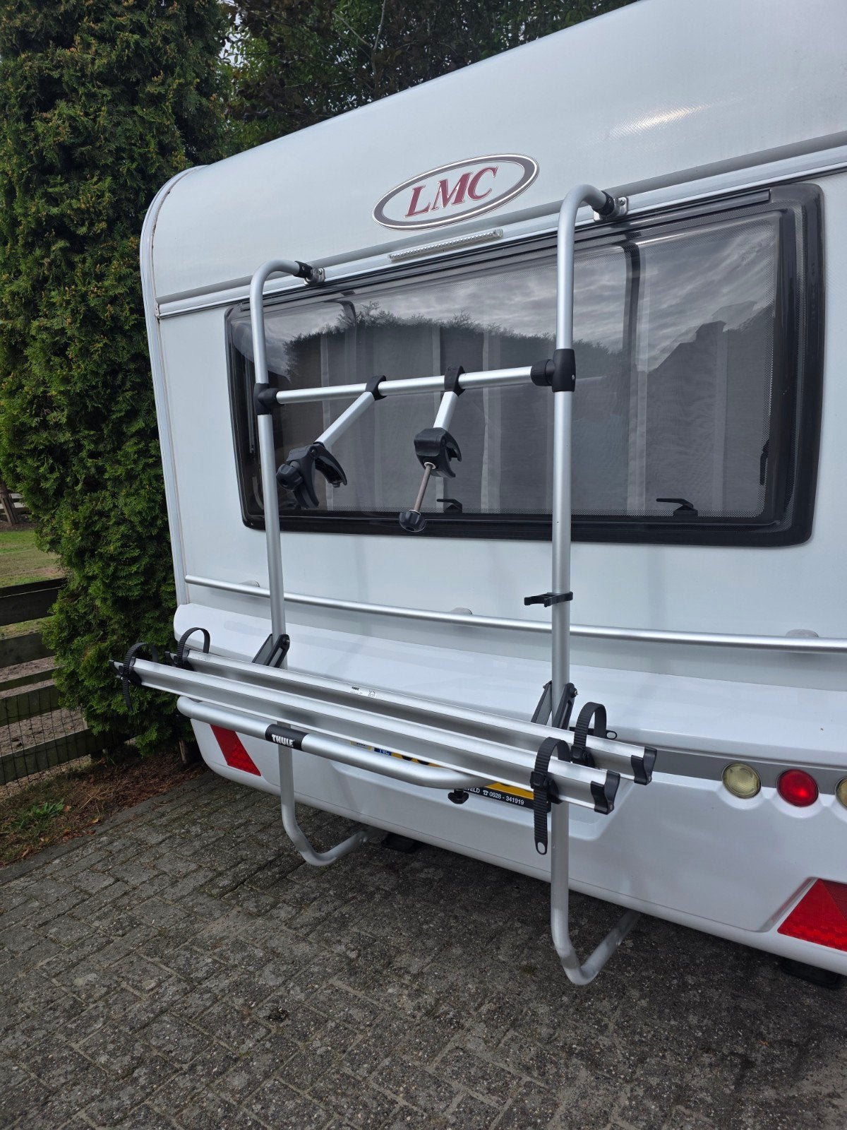 Thule Fietsendrager achterop caravan, Ophalen