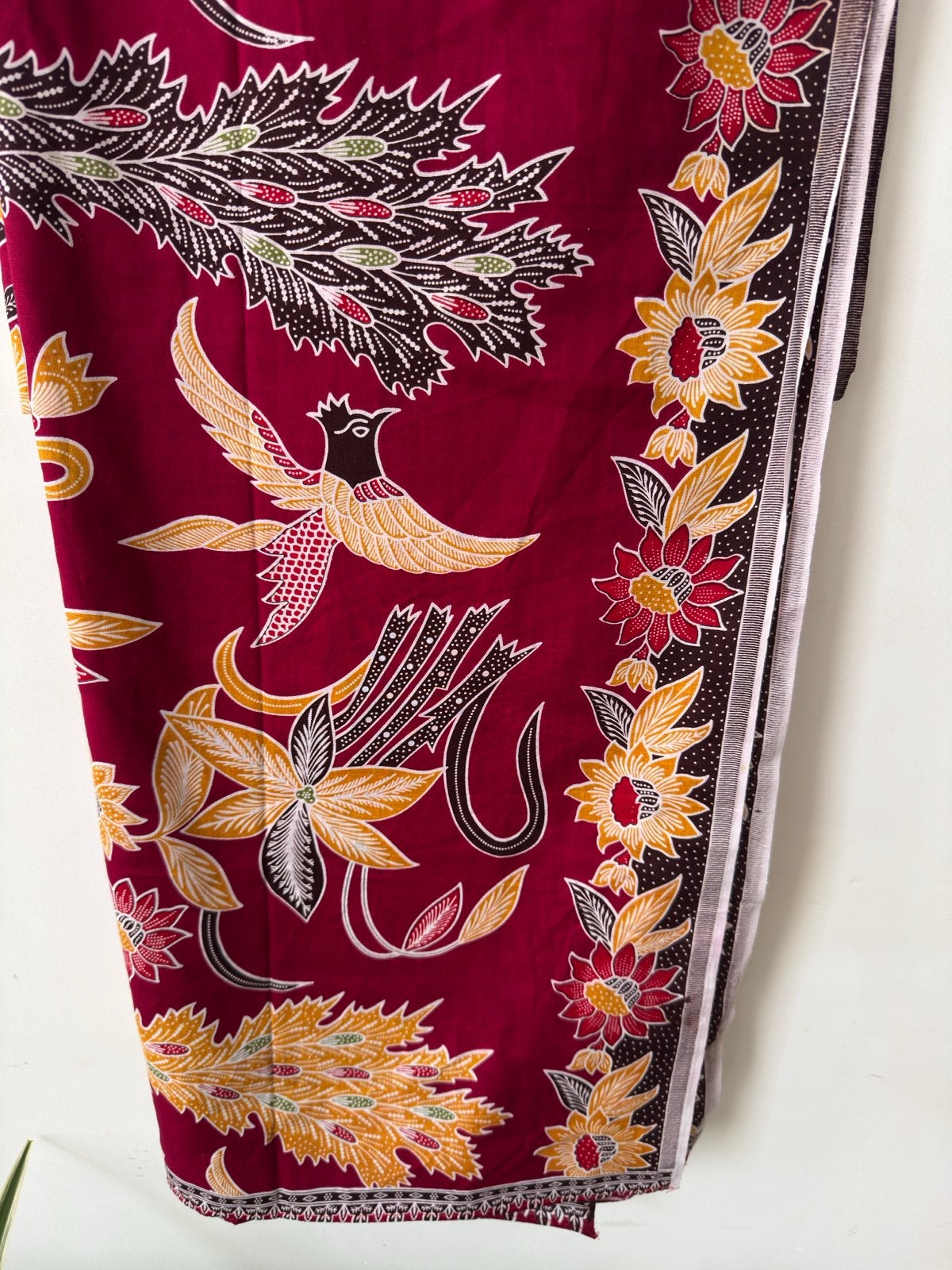 Prachtige Batik (halus) Sarong bordeaux nieuw, Ophalen of Verzenden, 30 tot 120 cm, Katoen, Rood
