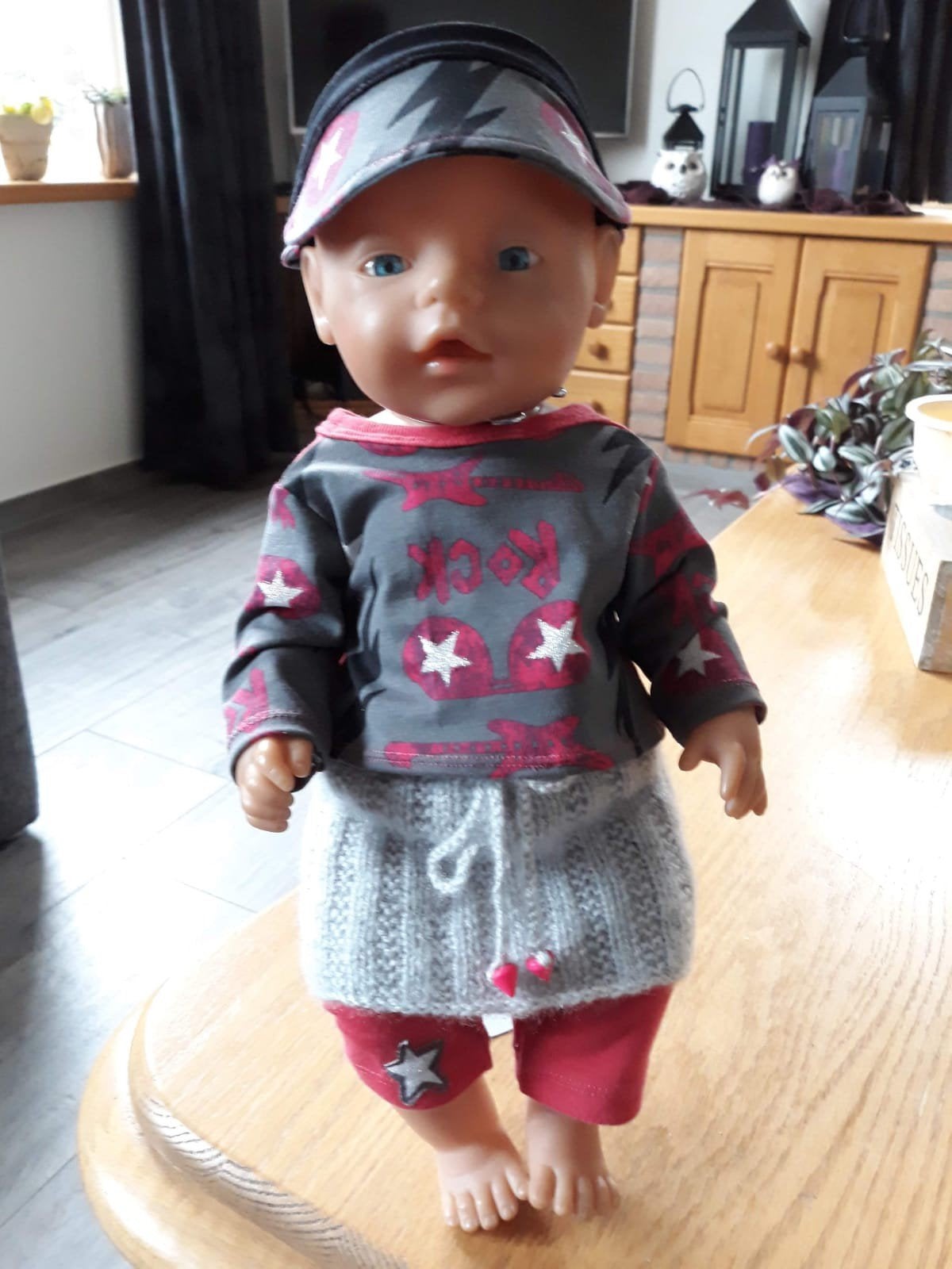 zelfgemaakte poppenkleertjes voor pop 43 cm  4 delig., Ophalen of Verzenden, Nieuw, Babypop