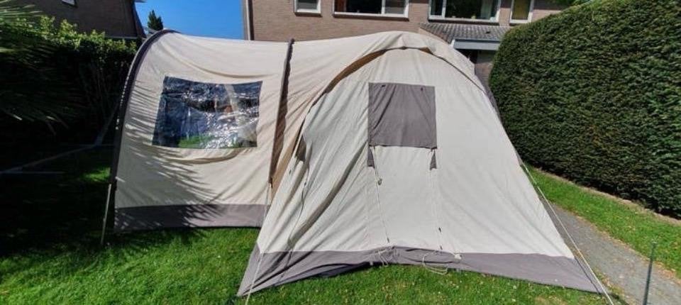 Ruime BaseCamp Nova Vida IV tent - 4 personen, Caravans en Kamperen, Ophalen, Gebruikt, Base camp nova vida, Base camp
