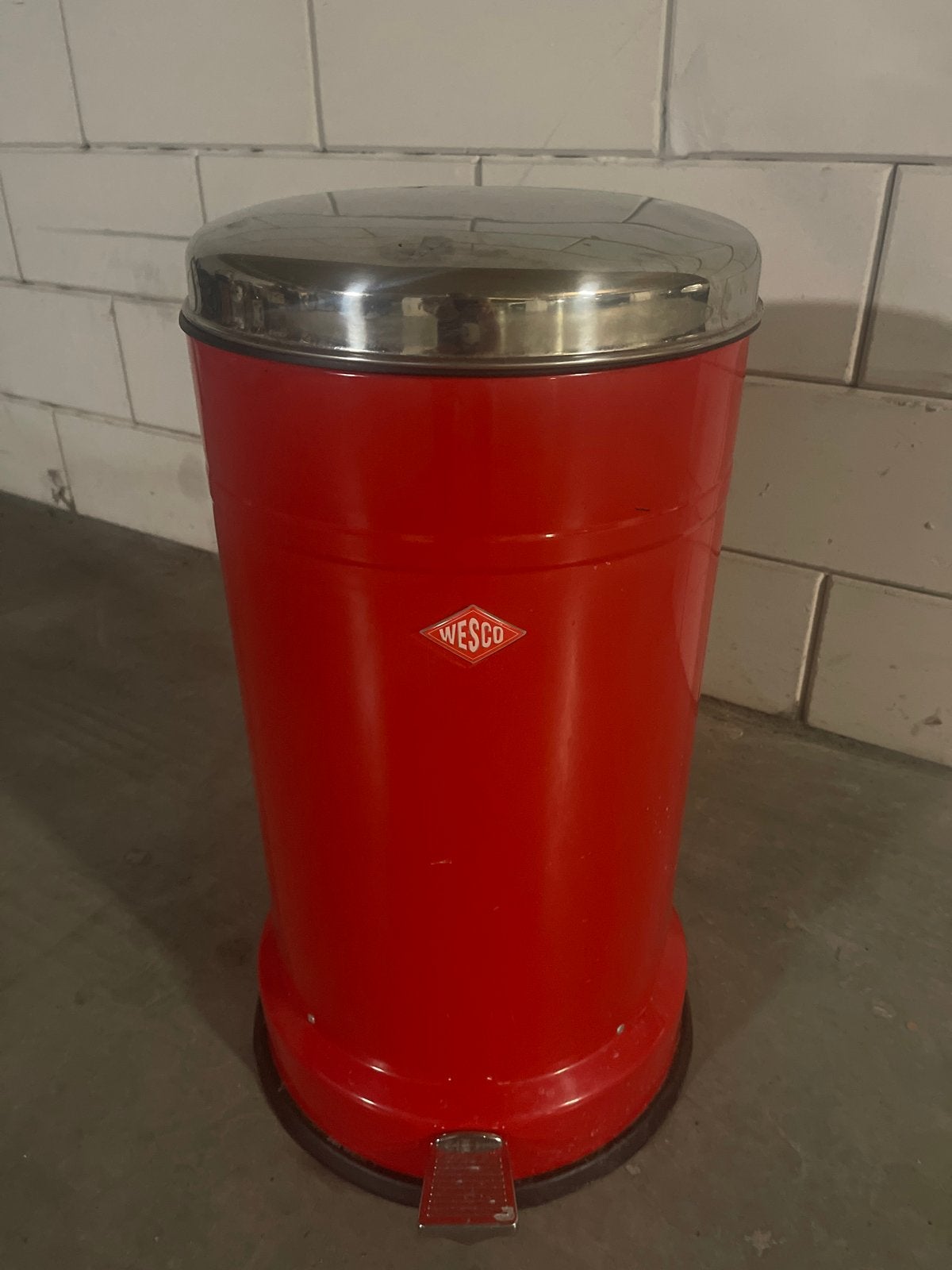 Wesco Prullenbak Rood - Stijlvol en Functioneel, 50 – 75, Gebruikt, Met pedaal, Ophalen of Verzenden
