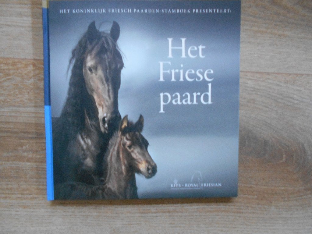 Het koninklijk Friesch paarden-stamboek presenteert:, Boeken, Ophalen of Verzenden, Zo goed als nieuw, Paarden of Pony's