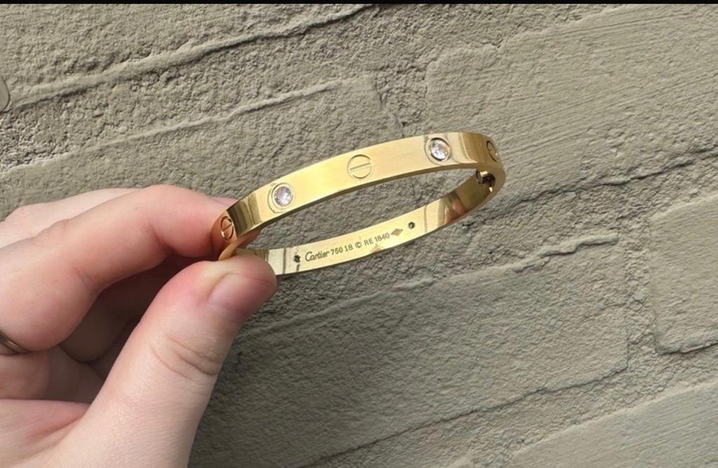 Gouden Armband met Diamanten - Cartier Love Armband Stijl, Ophalen of Verzenden, Zo goed als nieuw, Met edelsteen