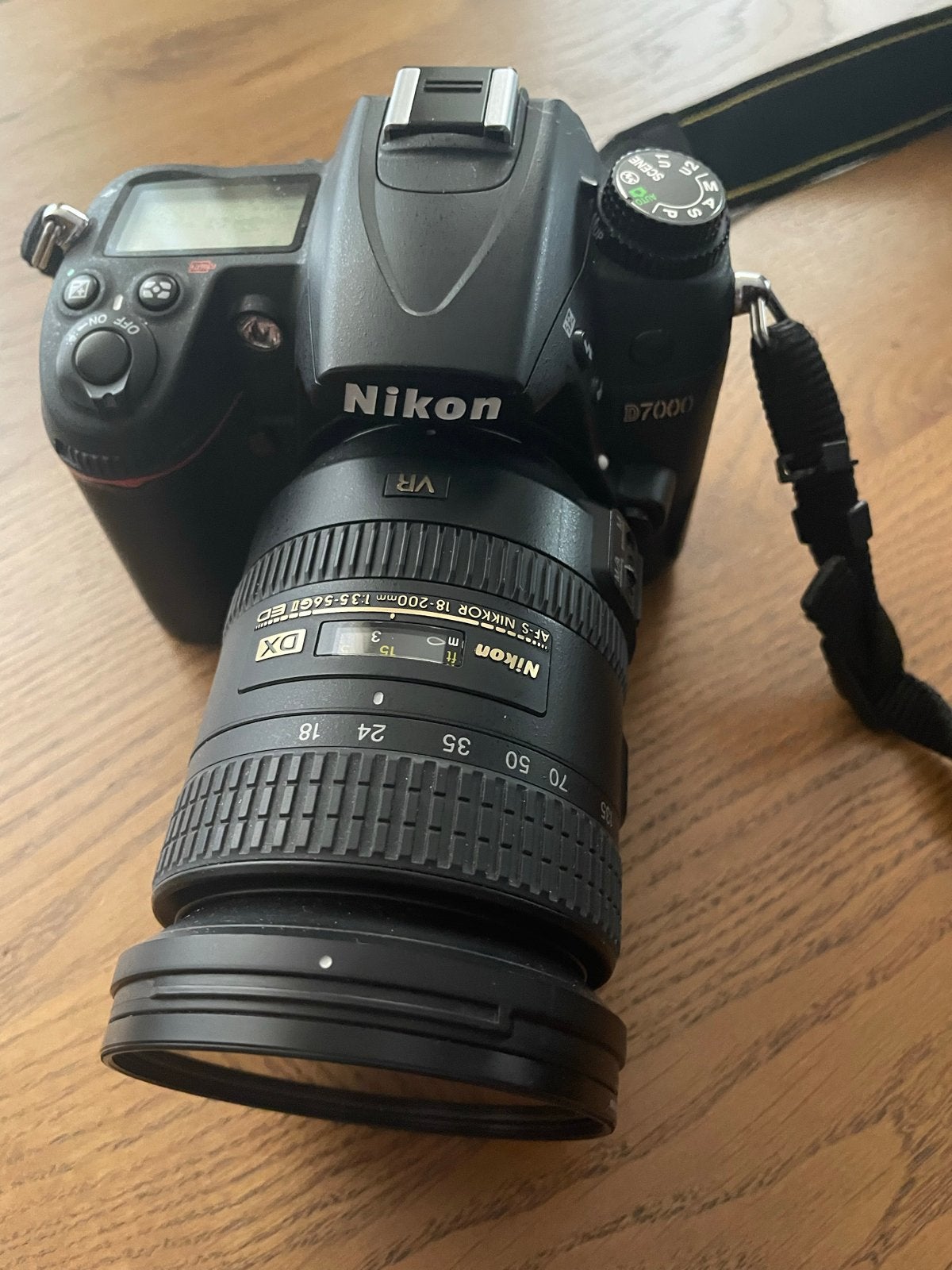 Nikon D7000 camera met 18-200mm lens incl. Oplader en doos, Spiegelreflex, Beeldstabilisatie, Ophalen of Verzenden, Zo goed als nieuw