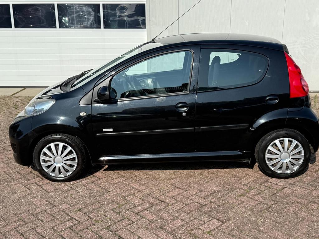 Peugeot 107 1.0-12V Millesim 200, Voorwielaandrijving, Euro 5, Gebruikt, 4 stoelen