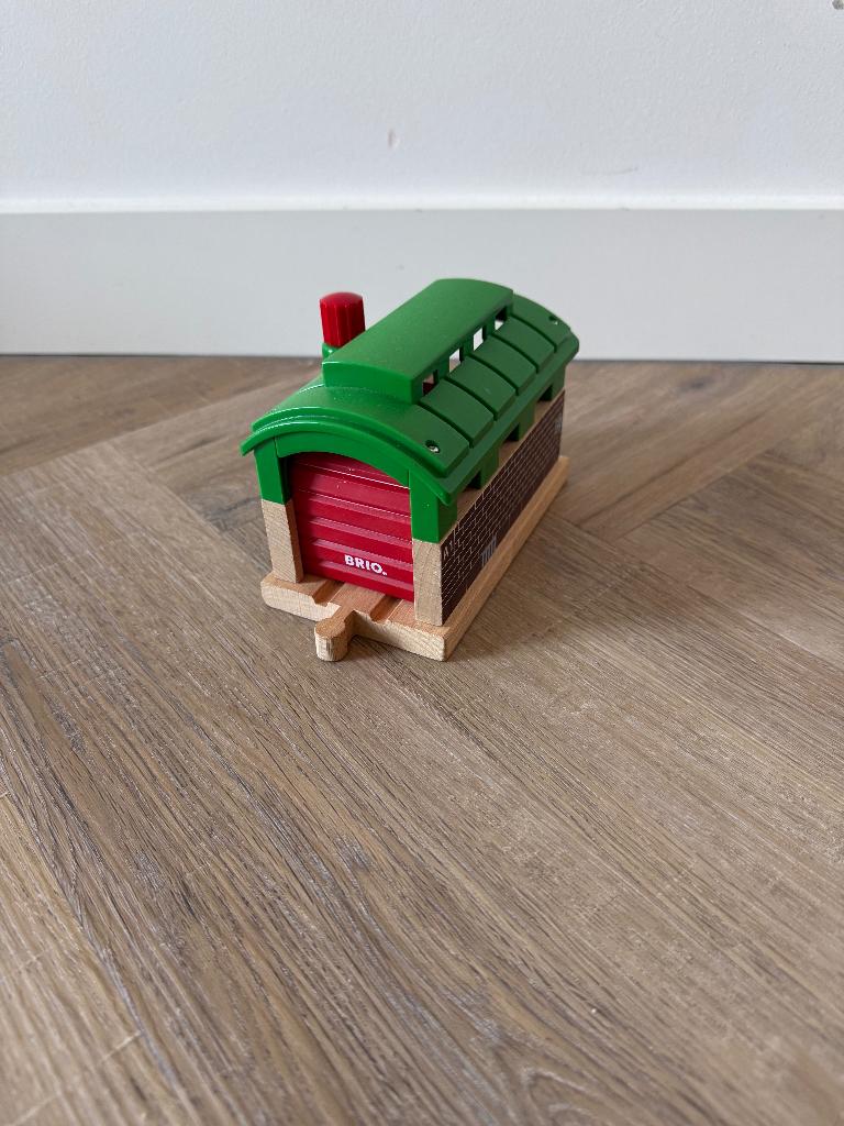 Heel goed Brio houten trein garage station 33574 speelgoed, Ophalen of Verzenden, Zo goed als nieuw, Overige typen