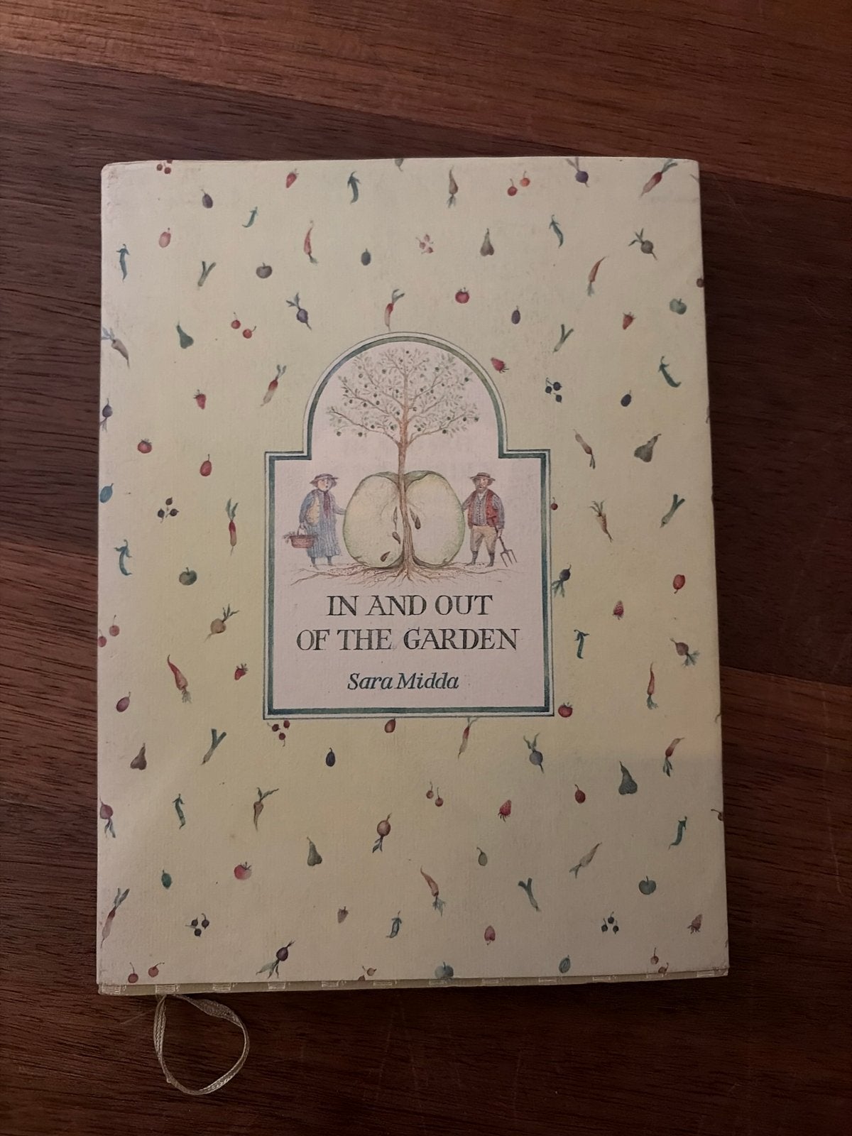 In and Out of the Garden - Sara Midda (Tuinboek), Ophalen, Gelezen, Tuinieren en Tuinplanten