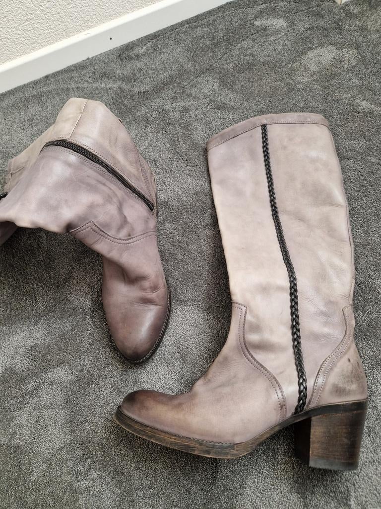 Stijlvolle grijze leren laarzen met gevlochten detail, Kleding | Dames, Schoenen, Hoge laarzen, Antonio moretto, Ophalen of Verzenden