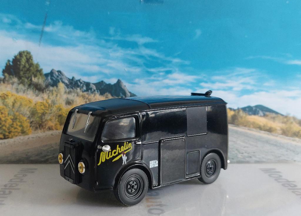 1:43 Citroen Tub "Michelin" Van 1939-41; Altaya/Ixo AL10720, Ophalen of Verzenden, Gebruikt, Auto, Overige merken