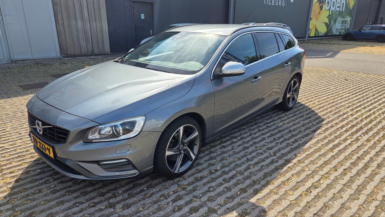 Volvo V60 T4 225pk 2015 Grijs 205000 kilometer, Auto's, Zwart, 4 cilinders, 1969 cc, Leder en Stof