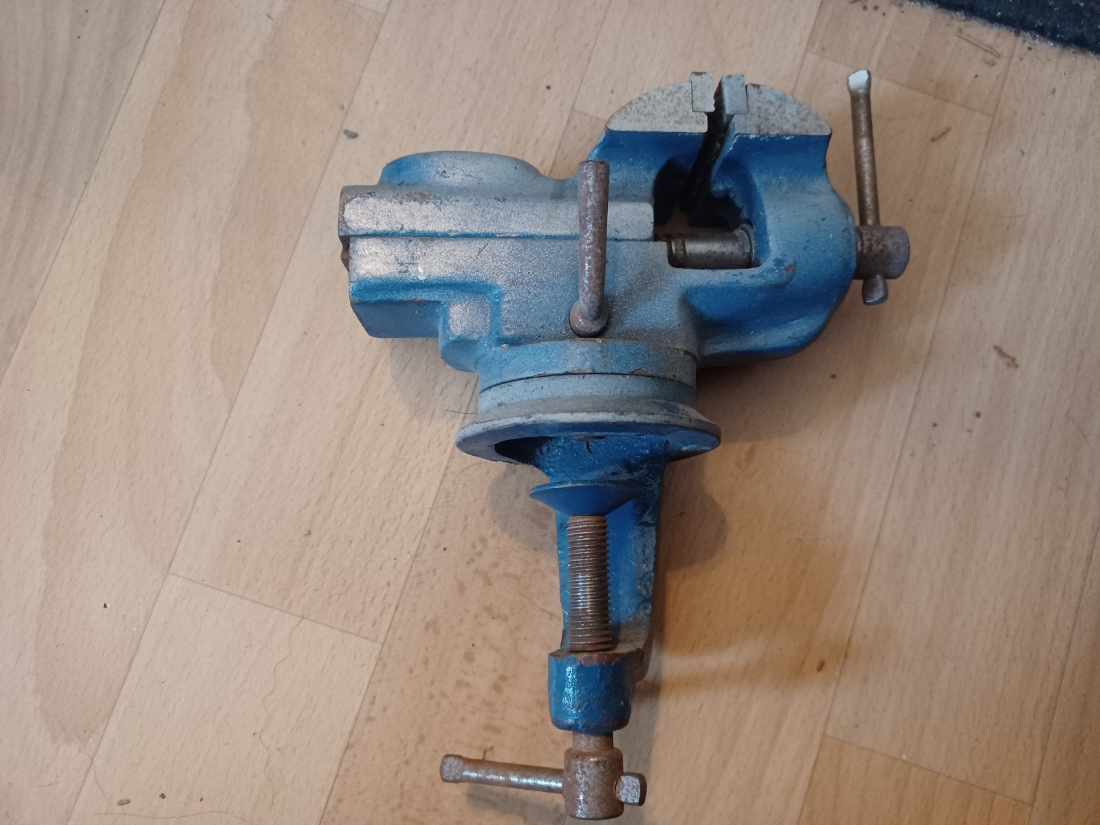 Kleine bankschroef met klem - ideaal voor precisiewerk, Ophalen, Gebruikt, Bankschroef