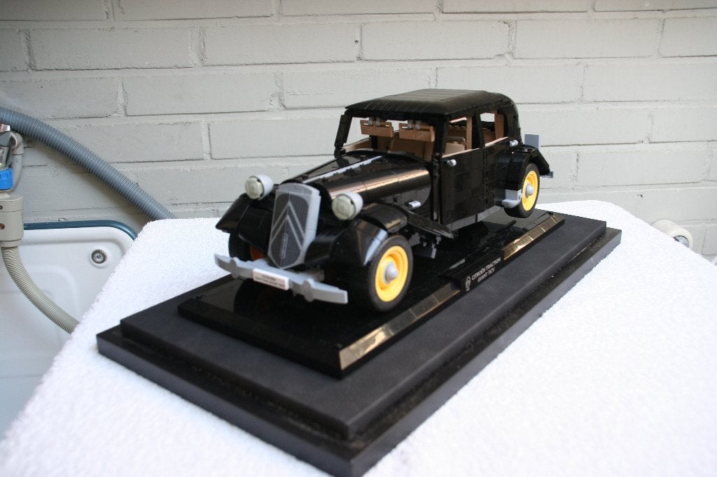 1:12 Cobi Cars 24337 Citroen Traction Avant 11cv +vitrinebox, Ophalen of Verzenden, Zo goed als nieuw, 1:9 t/m 1:12, Auto