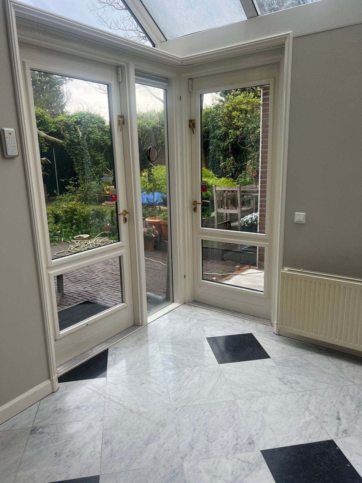 Hardhouten achterdeuren 2x en schuurdeur, Ophalen, Gebruikt, Buitendeur, 200 tot 215 cm
