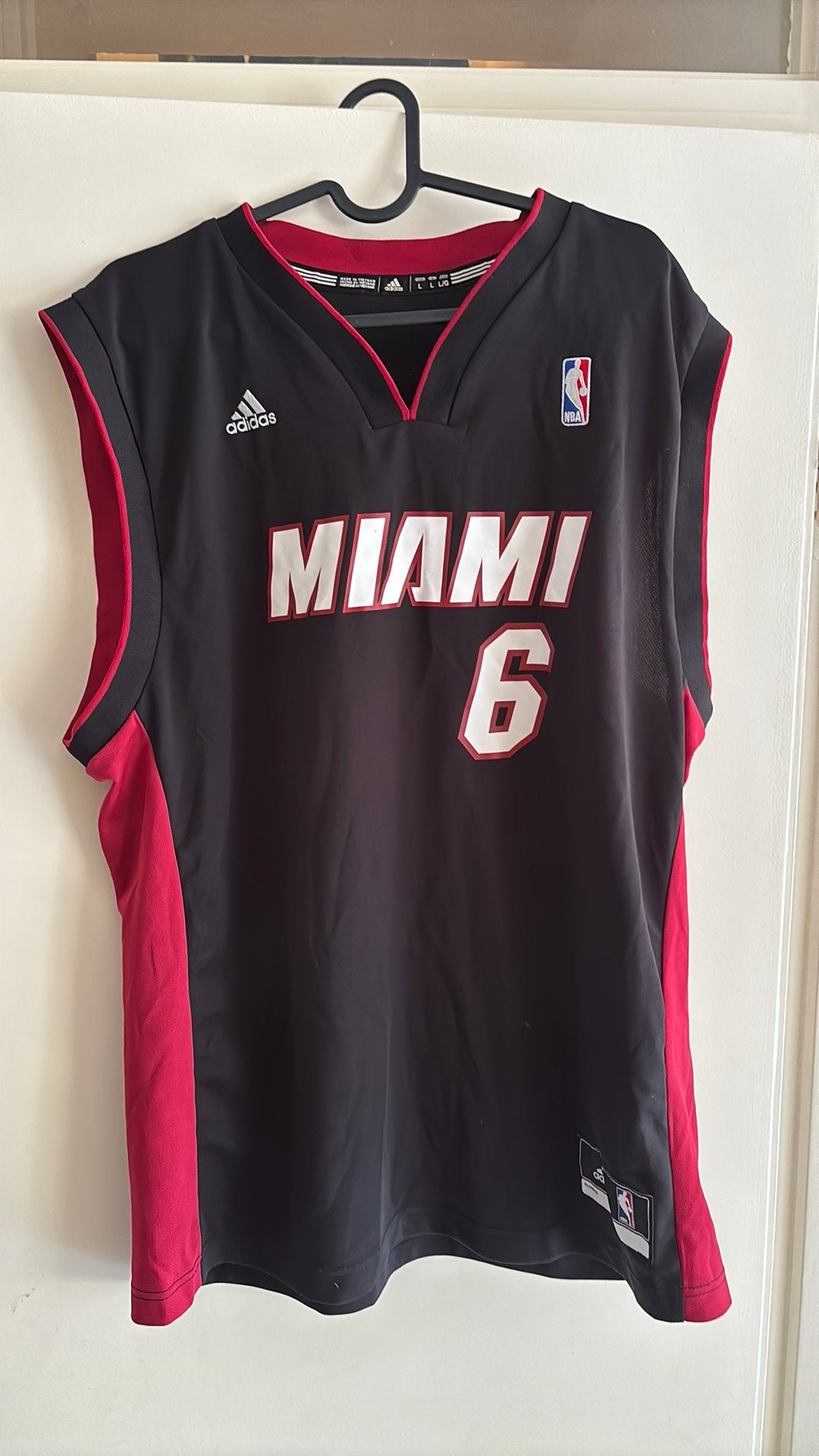 LeBron James #6 Miami Heat Adidas NBA Jersey – Maat L, Ophalen of Verzenden, Zwart, Voetbal