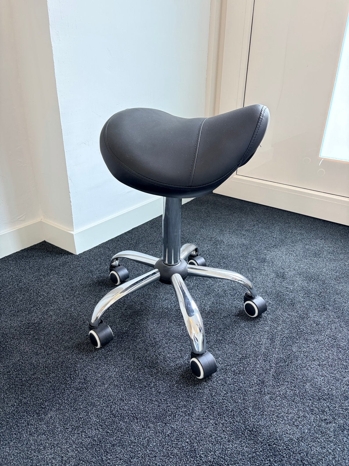 Zadelkruk - Ergonomisch en Comfortabel Zwart, Ophalen, Zwart, Zo goed als nieuw, Bureaukruk