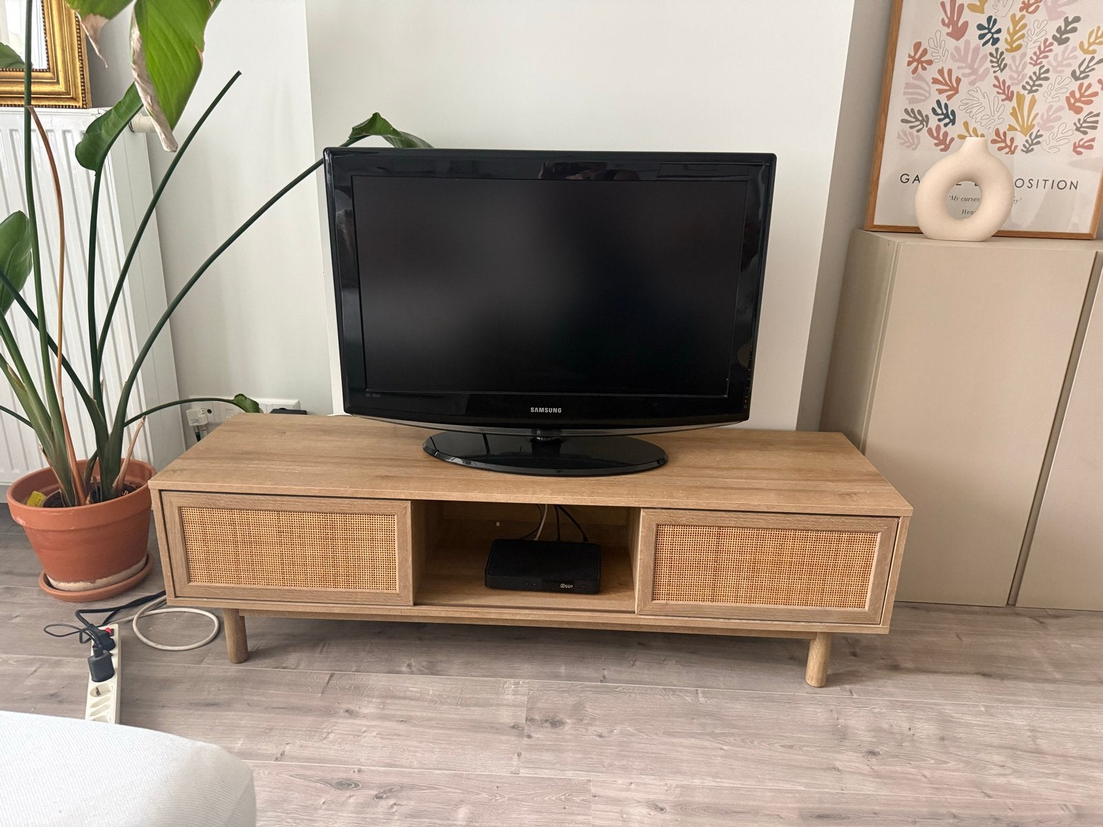 MADE. com Pavia TV-meubel - 135x41x39cm, Ophalen, 100 tot 150 cm, Zo goed als nieuw, Minder dan 100 cm