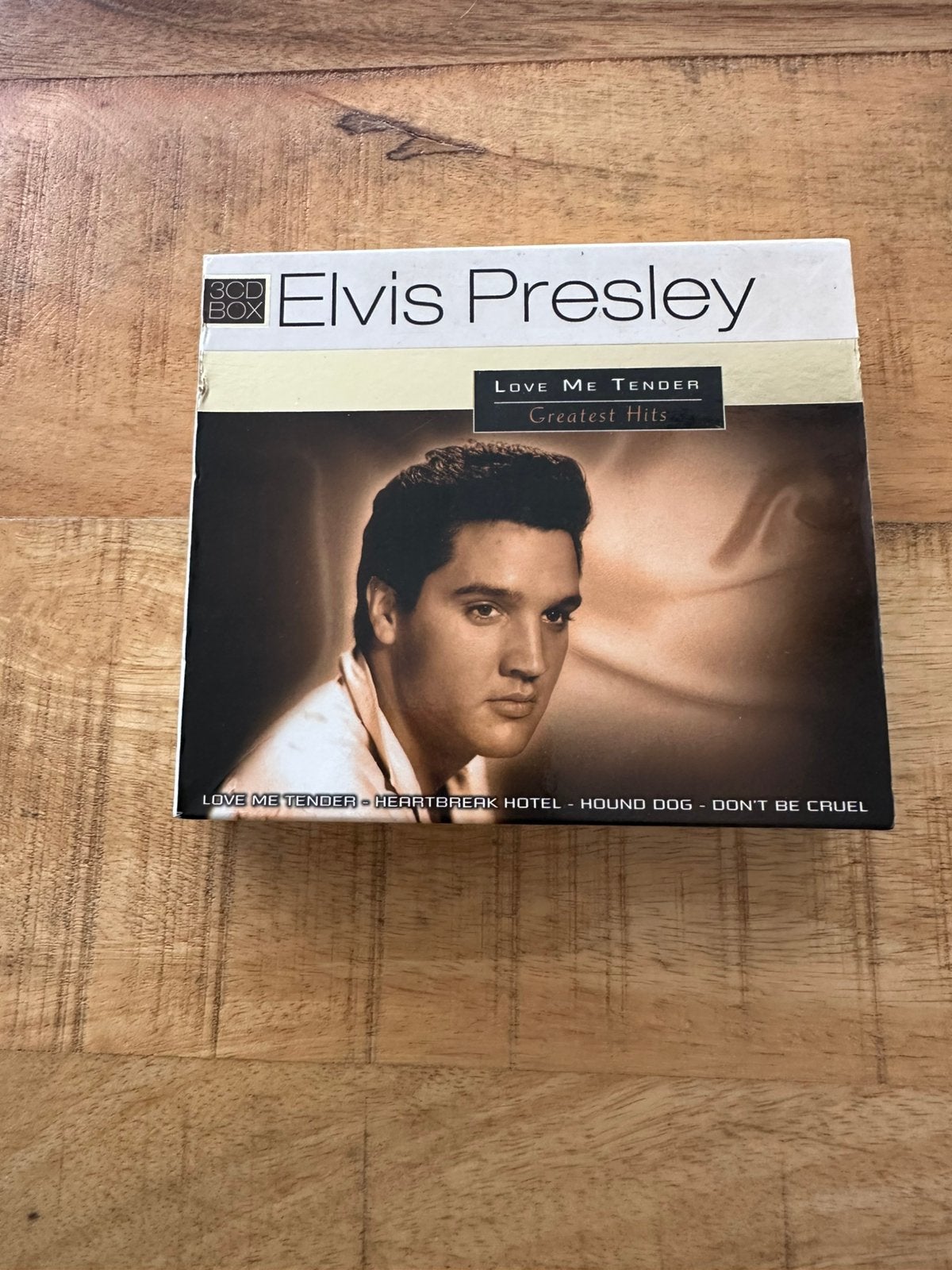 Elvis Presley - Love Me Tender Greatest Hits (3 CD Box), Ophalen, 2000 - 2009, Gebruikt, Boxset