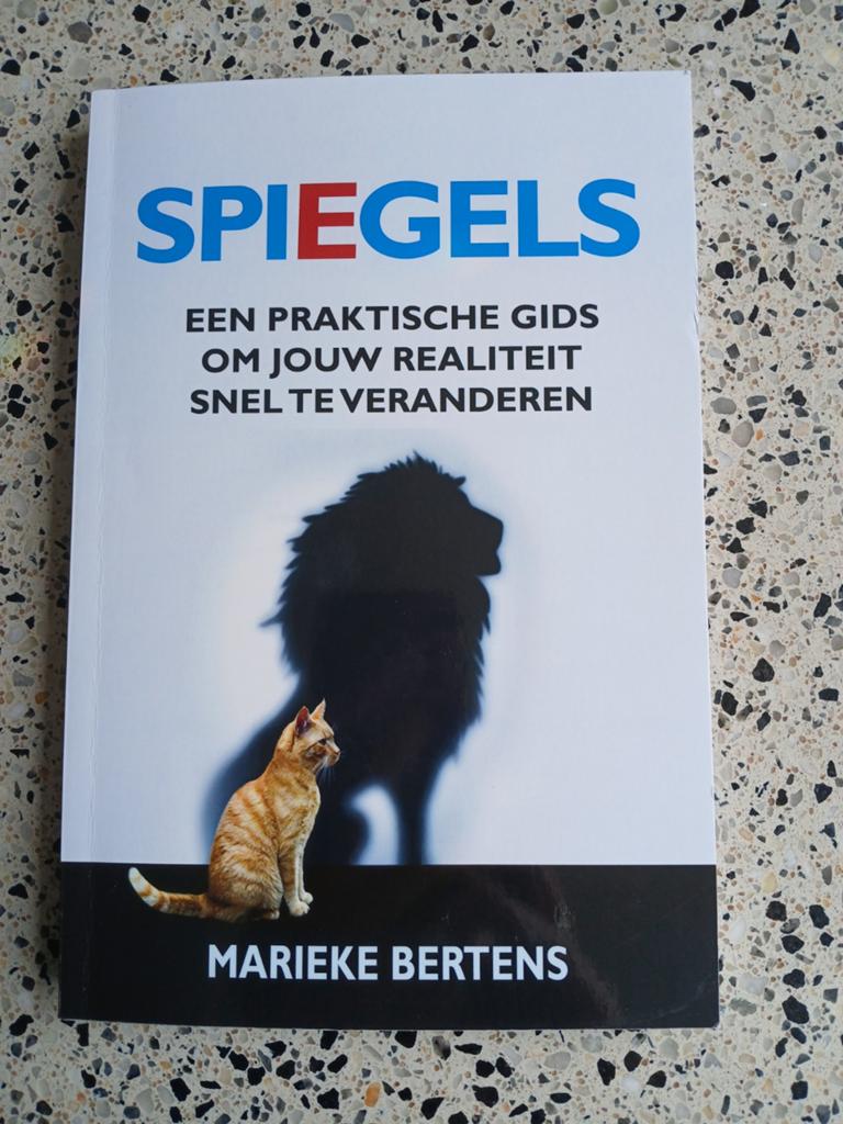 Marieke Bertens - Spiegels NIEUW VASTE PRIJS, Boeken, Psychologie, Marieke Bertens, Nieuw, Ophalen of Verzenden, Ontwikkelingspsychologie