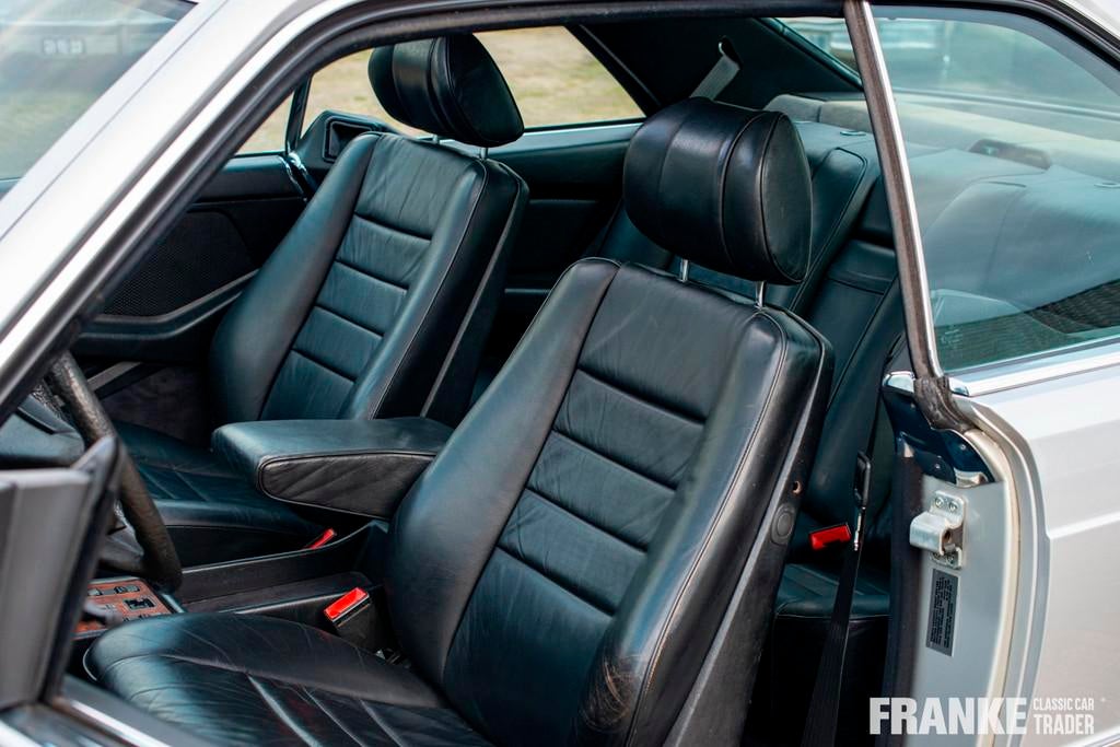 Mercedes-Benz 500 SEC 5.0 V8, Automaat, 4 stoelen, 1500 kg, 750 kg