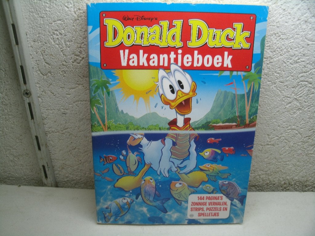 donald 6 donald duck 2015 vacantieboek 2,50, Meerdere stripboeken, Ophalen of Verzenden