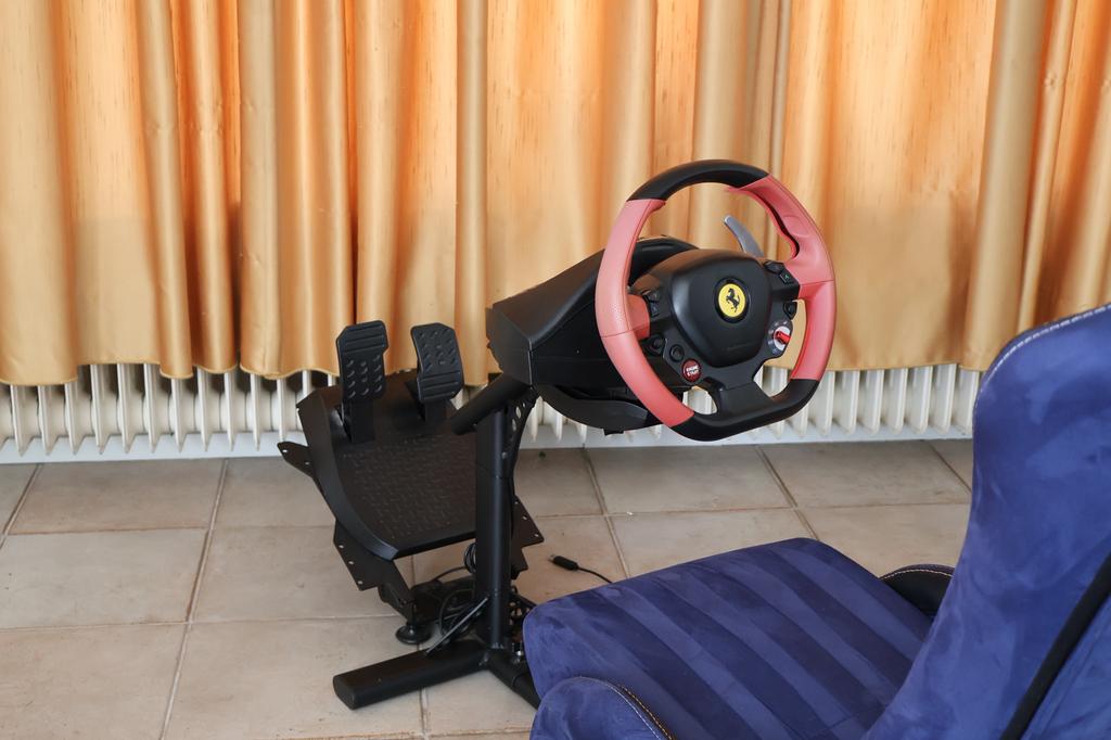 Dikke Racing SET Speciaal PlaySeat RedBull + Ferrari 458, Spelcomputers en Games, Spelcomputers | Xbox | Accessoires, Ophalen of Verzenden