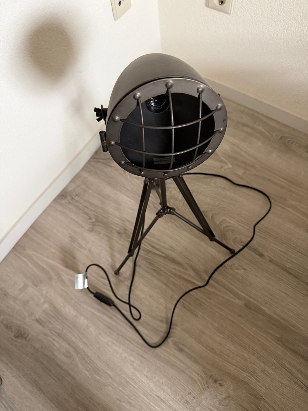 Nieuwe Driepoots mooie vloerlamp lamp💡💡, Huis en Inrichting, Lampen | Vloerlampen, Ophalen, Nieuw