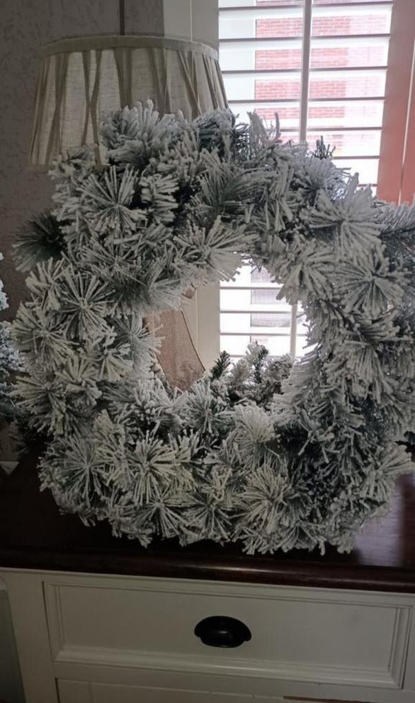 Groot besneeuwde krans 50 cm ø, Ophalen of Verzenden, Zo goed als nieuw