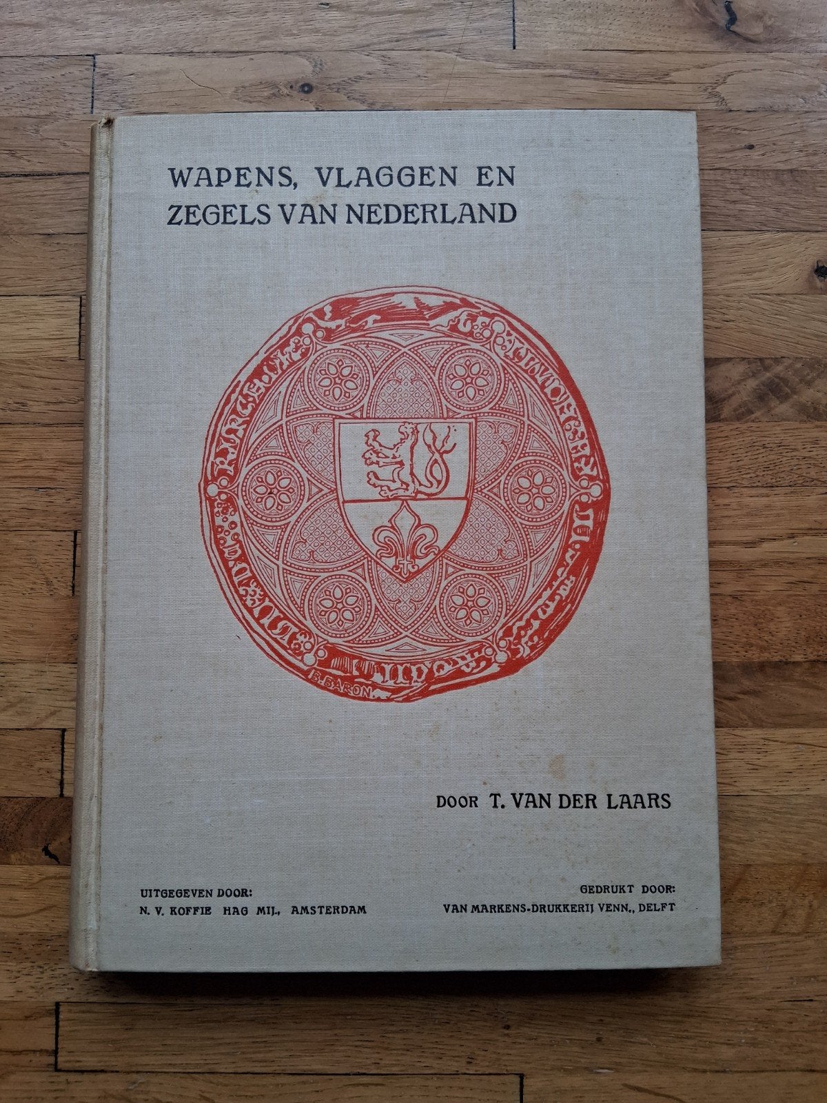 wapens vlaggen en Zegels van Nederland Geschiedenis uit 1913, Ophalen of Verzenden, Zo goed als nieuw