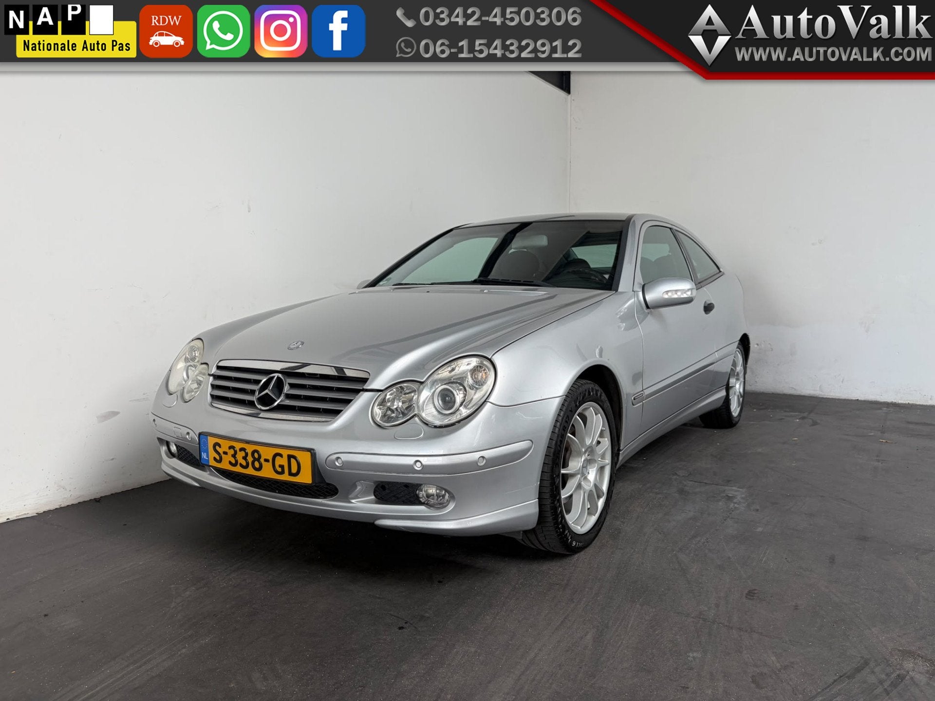 Mercedes-Benz C-Klasse Coupe 180 K. Elegance (bj 2004), Auto's, Gebruikt, 1796 cc, 11 km/l, Handgeschakeld