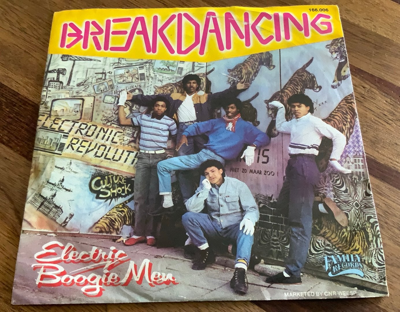 VINYL 7” SINGLE ELECTRIC BOOGIE MEN BREAKDANCING 1983 FAMILY, Gebruikt, Verzenden, 7 inch, Dance en House
