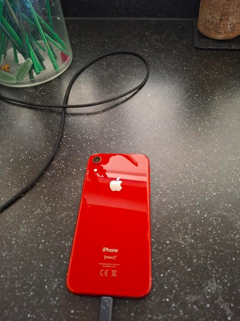 iPhone XR 64 GB rood, Telecommunicatie, Mobiele telefoons | Apple iPhone, IPhone XR, Ophalen of Verzenden, Zo goed als nieuw, 82 %