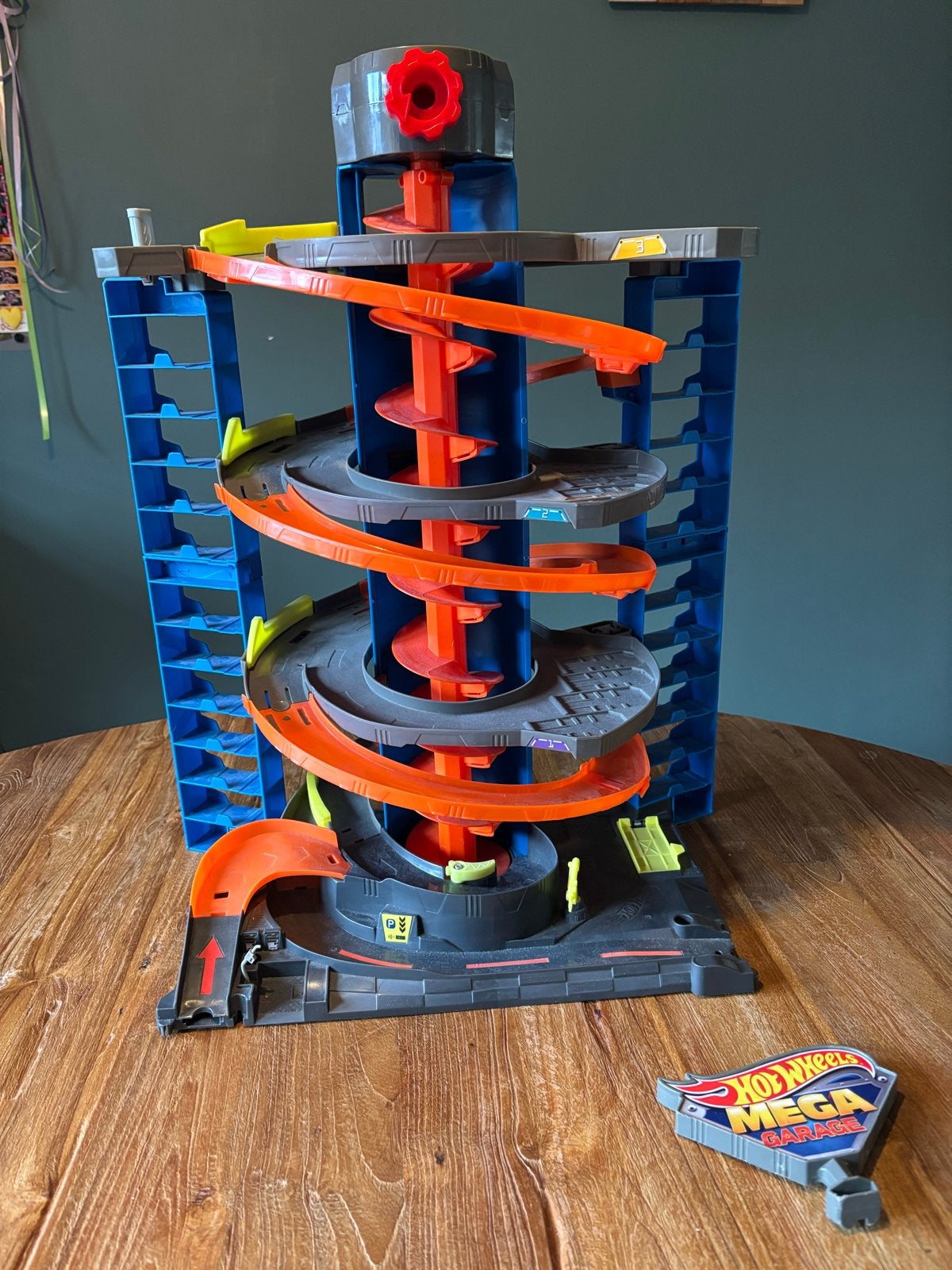 Hot Wheels Mega Garage Racebaan, Ophalen, Racebaan, Zo goed als nieuw, Hot Wheels