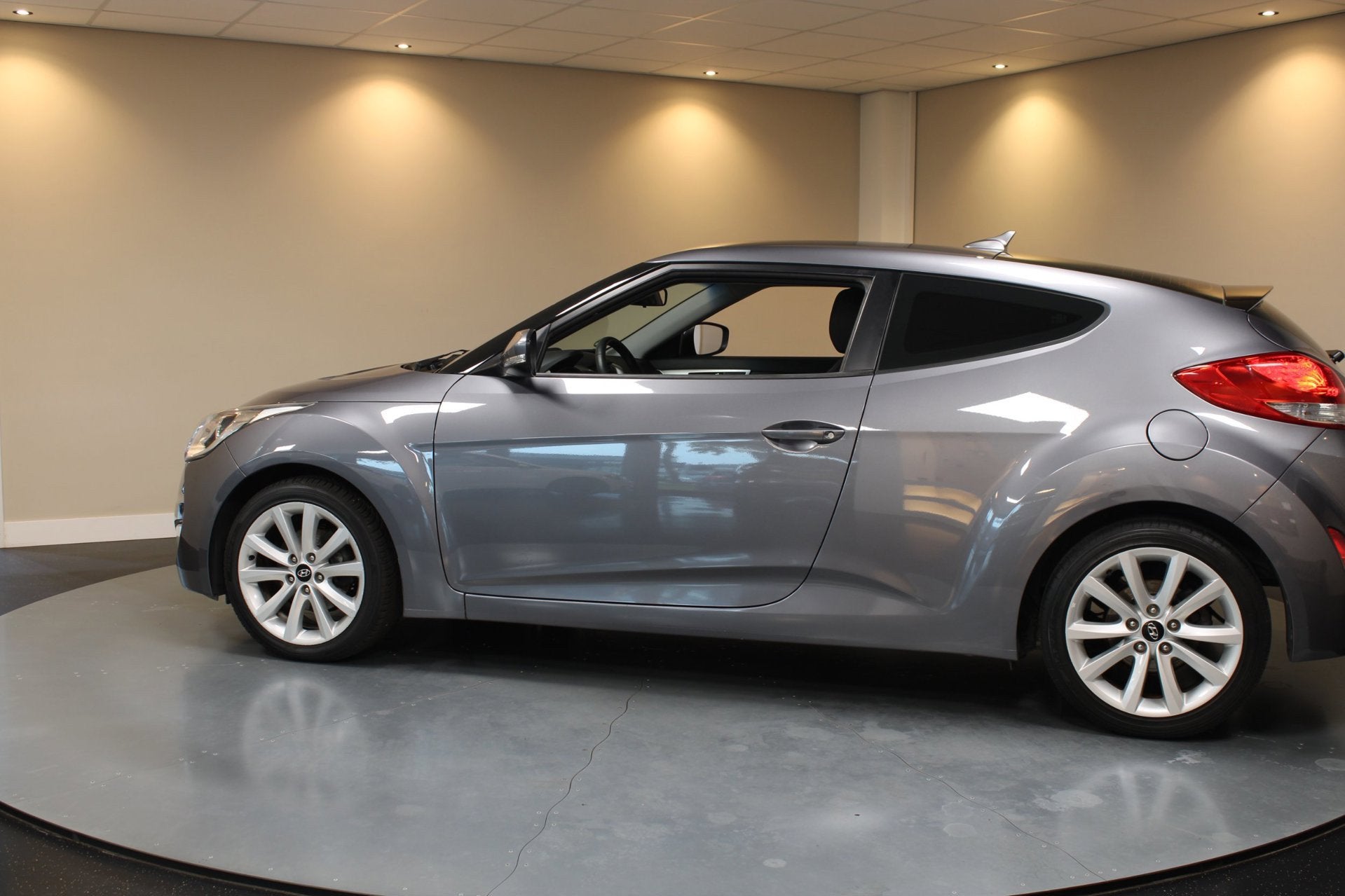 Hyundai Veloster 1.6 GDI i-Motion *140Pk!* All-seasons|LED|1, Voorwielaandrijving, Gebruikt, 1591 cc, 4 cilinders