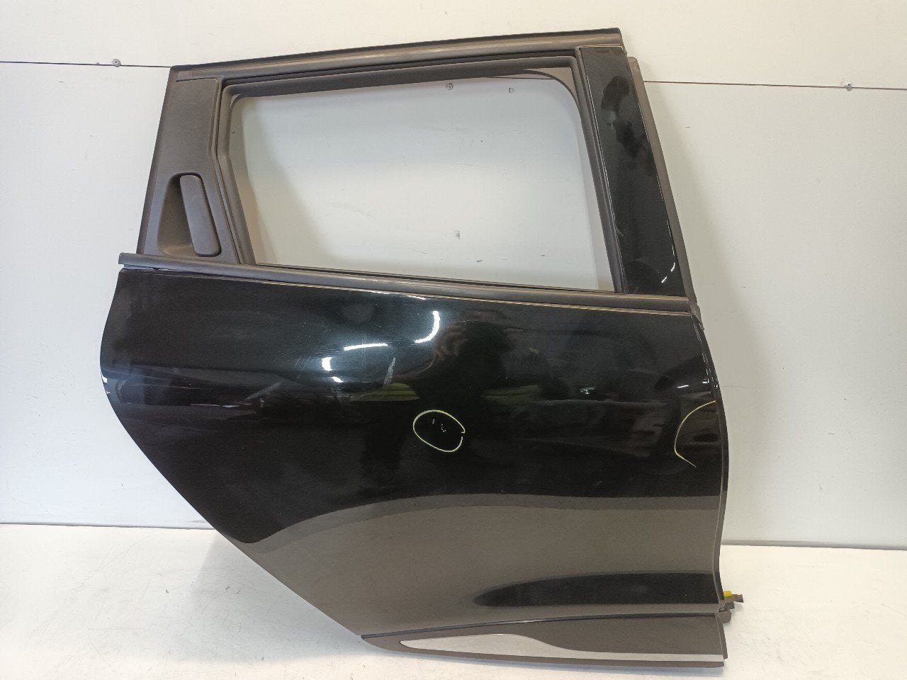 Portier rechts achter Renault Clio, Onderdelen@venauto.nl, Van der Ven Autorecycling B.V., Gebruikt, Ettenseweg 76, 4706 PB Roosendaal, The Netherlands