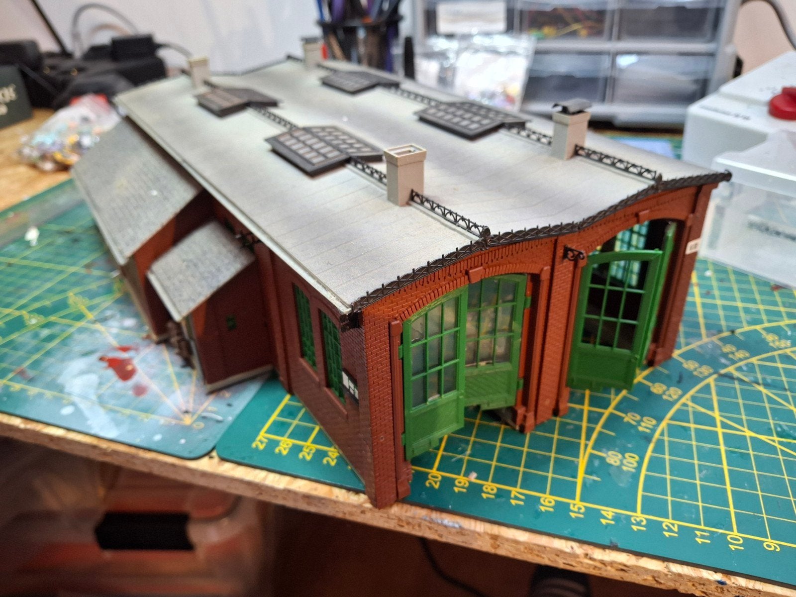 Dubbele Loc loods Vollmer, Ophalen of Verzenden, Zo goed als nieuw, 1:50 of kleiner, Diorama