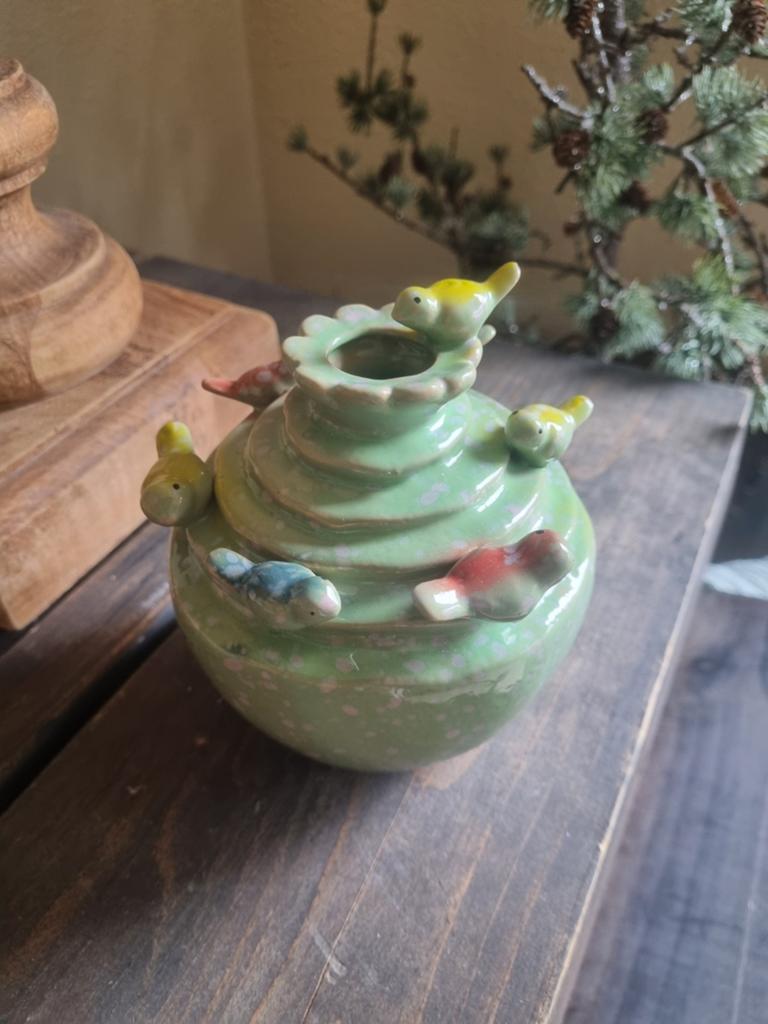 Mooi groen vaasje Grenada van villa.potterij, Ophalen, Aardewerk of Porselein, Zo goed als nieuw, Minder dan 50 cm
