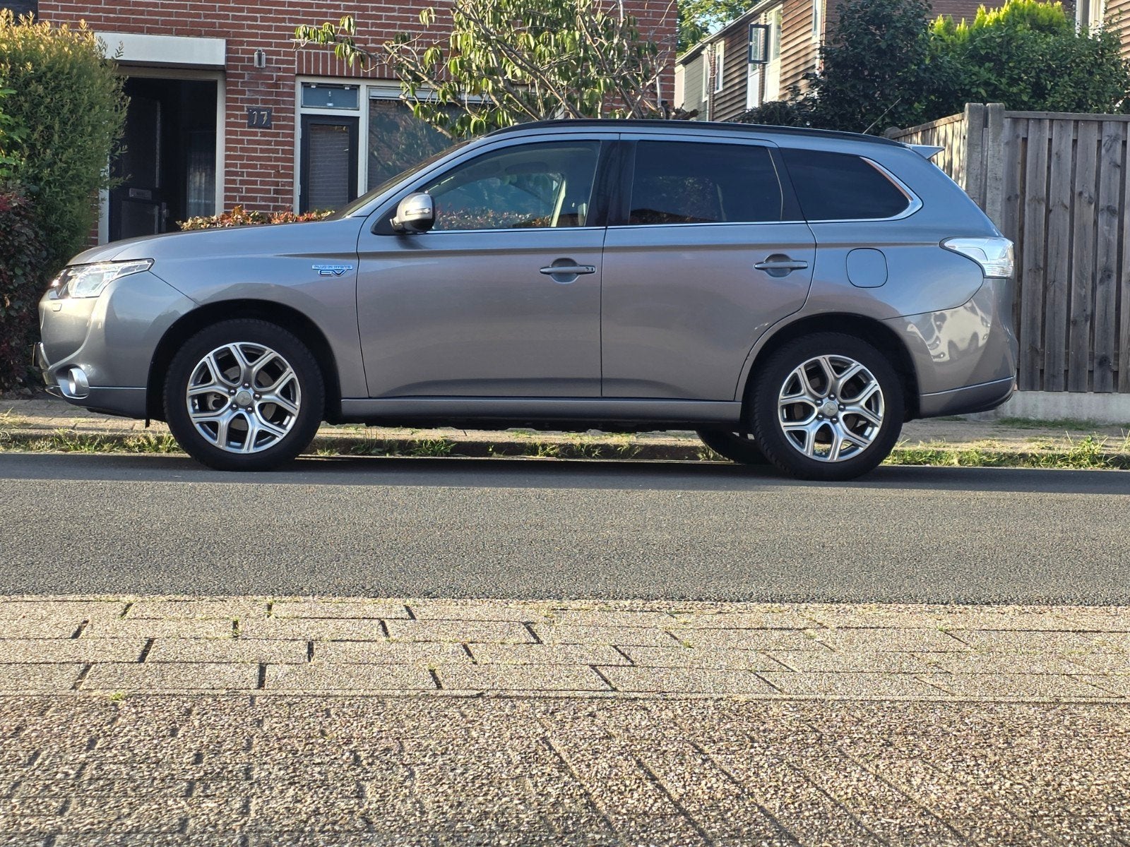 Mitsubishi Outlander 2.0 Dohc Mivec Phev 203pk 4WD CVT 5P, Outlander, Zwart, 4 cilinders, Leder en Stof