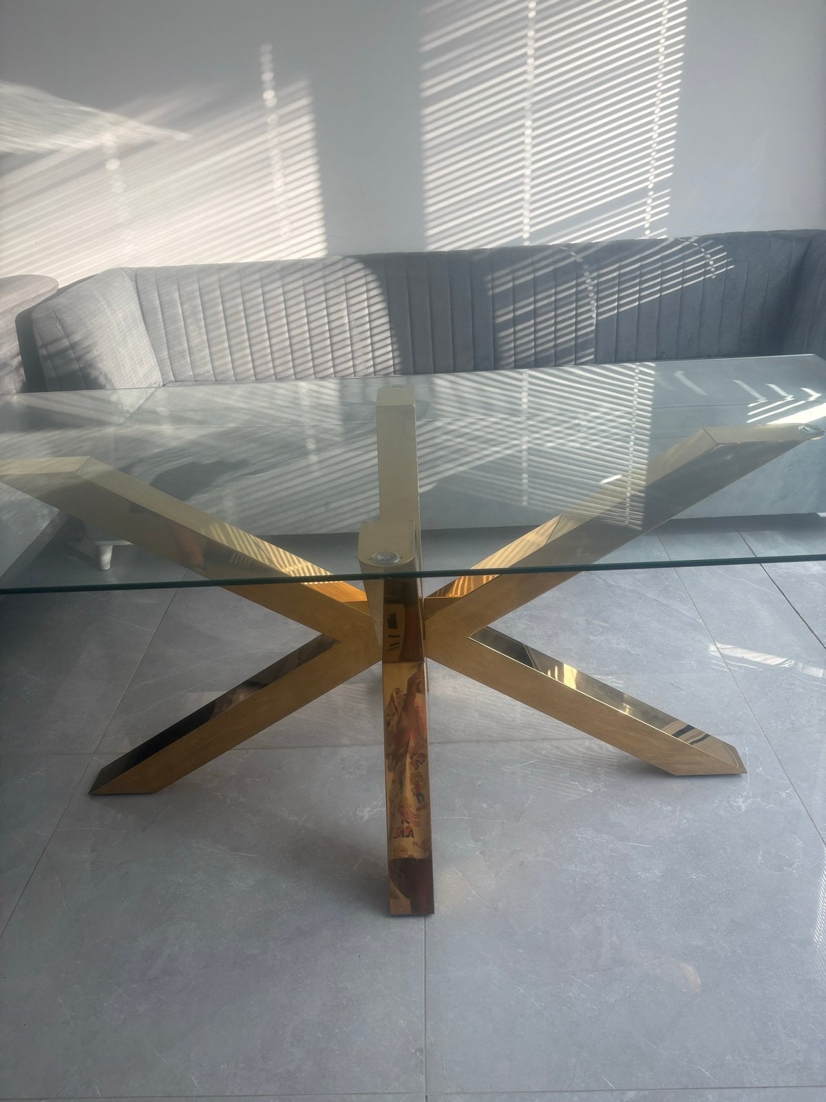 Moderne Salontafel met Glazen Blad en Gouden Onderstel, 50 – 75, 150 tot 200 cm, Rechthoekig, 50 tot 100 cm