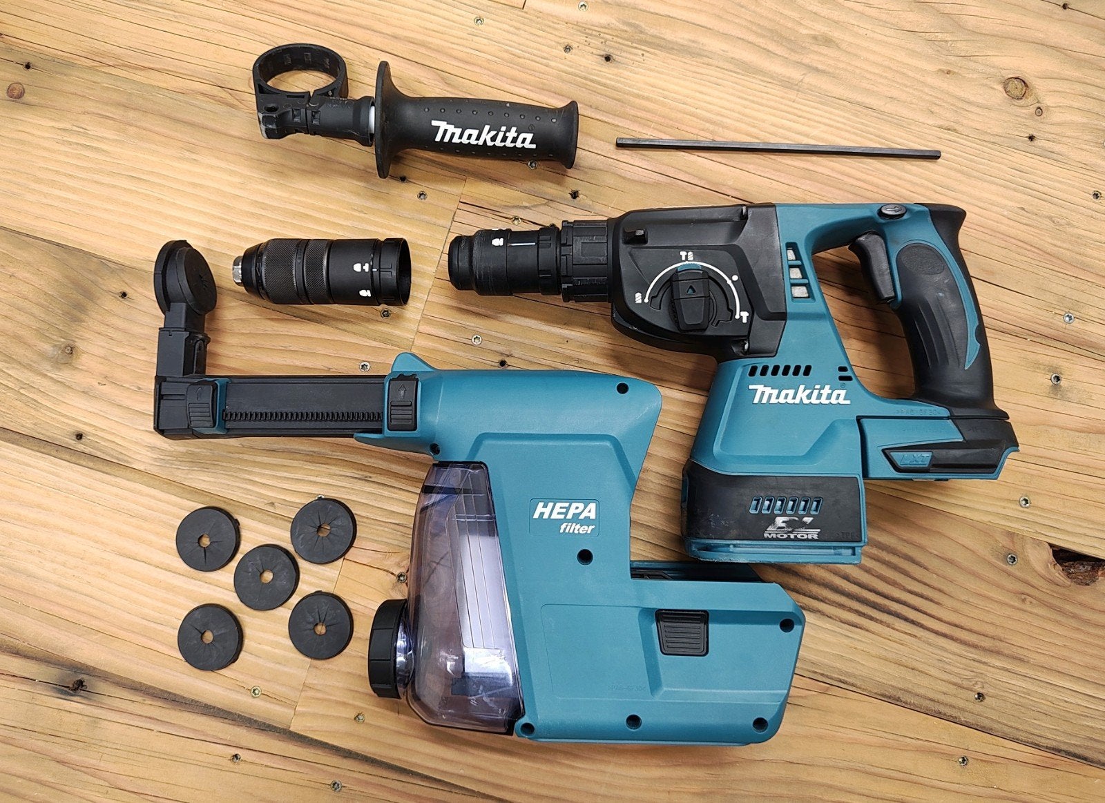 Makita DHR243ZJW 18V Combihamer met Stofafzuiging in Mbox, Ophalen of Verzenden, Gebruikt, Boor- en/of Breekhamer, Klopboormechanisme