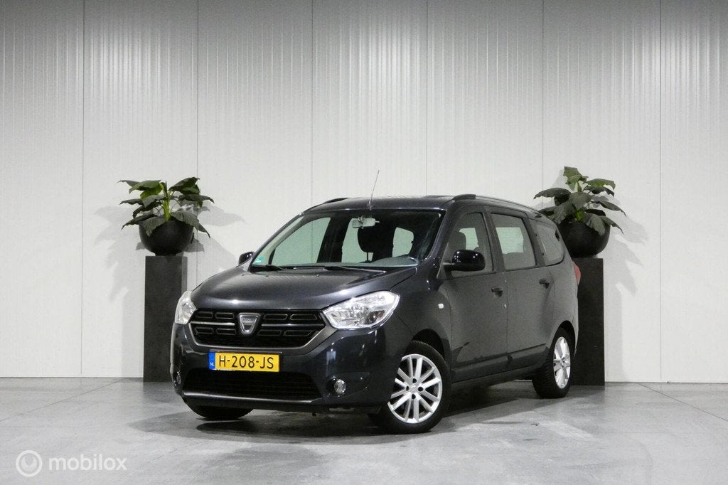 Dacia Lodgy 1.3 TCe Tech Road 7p., Auto's, Voorwielaandrijving, Gebruikt, Euro 6, 4 cilinders