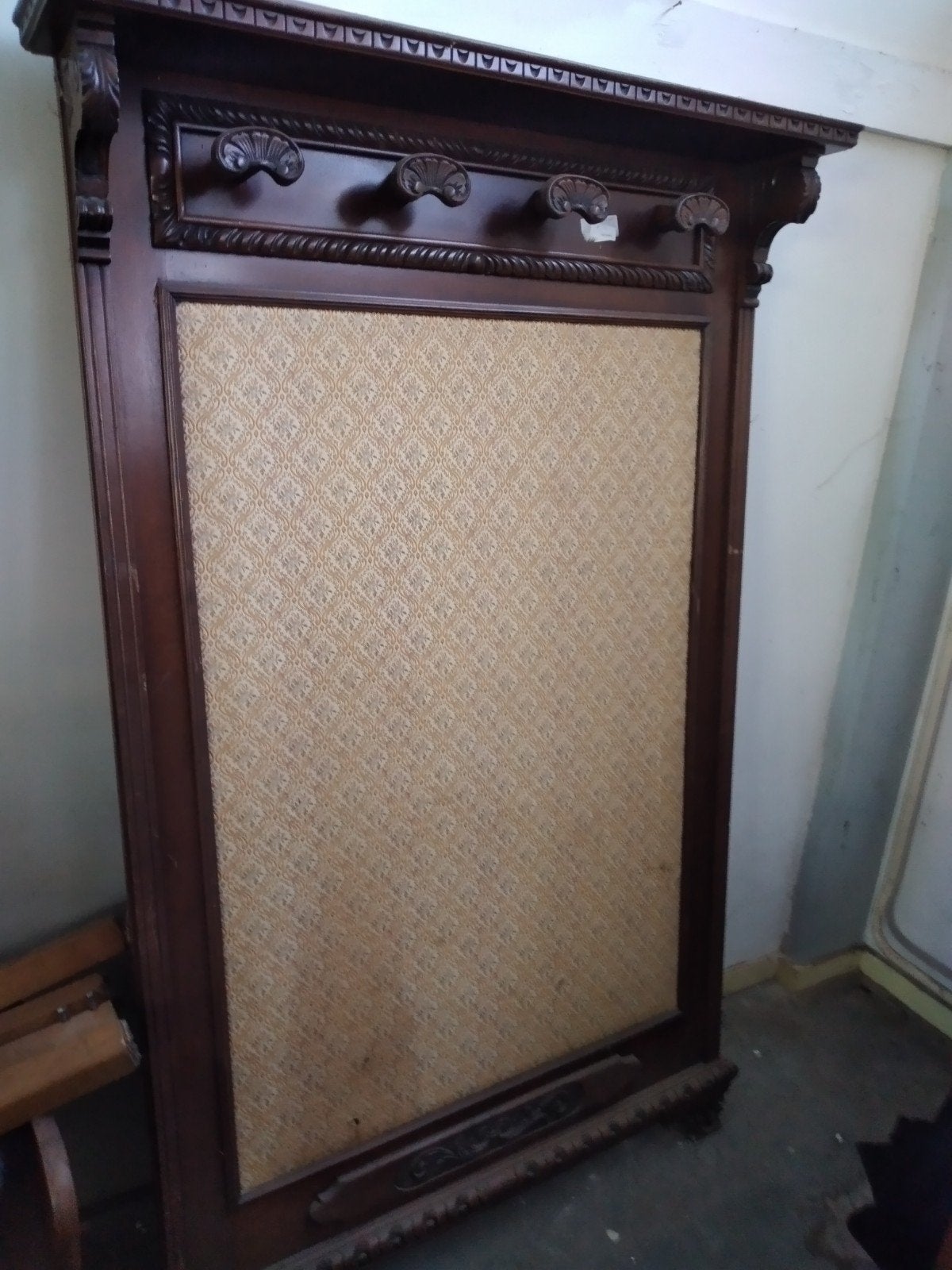 Antieke kapstok met spiegel en houtsnijwerk, Ophalen of Verzenden