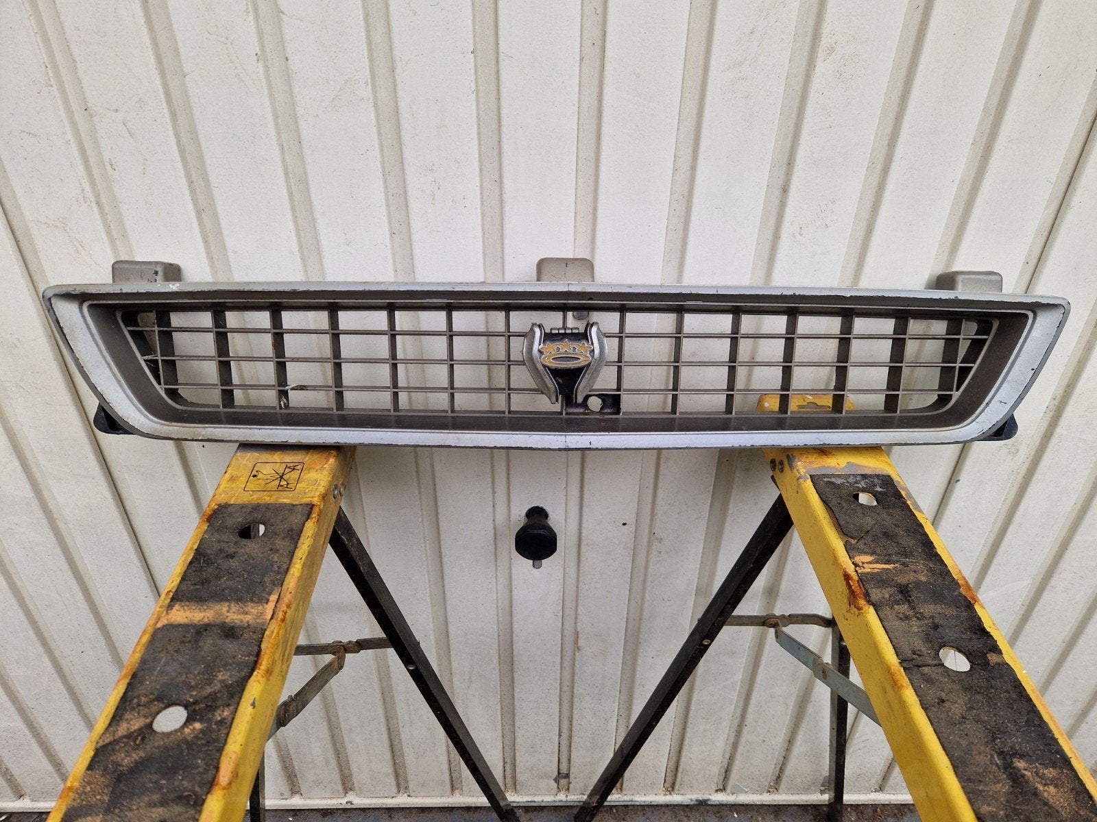 Toyota corolla 1974 coupe grill SR. Oldtimer, Ophalen, Gebruikt, Voor, Toyota