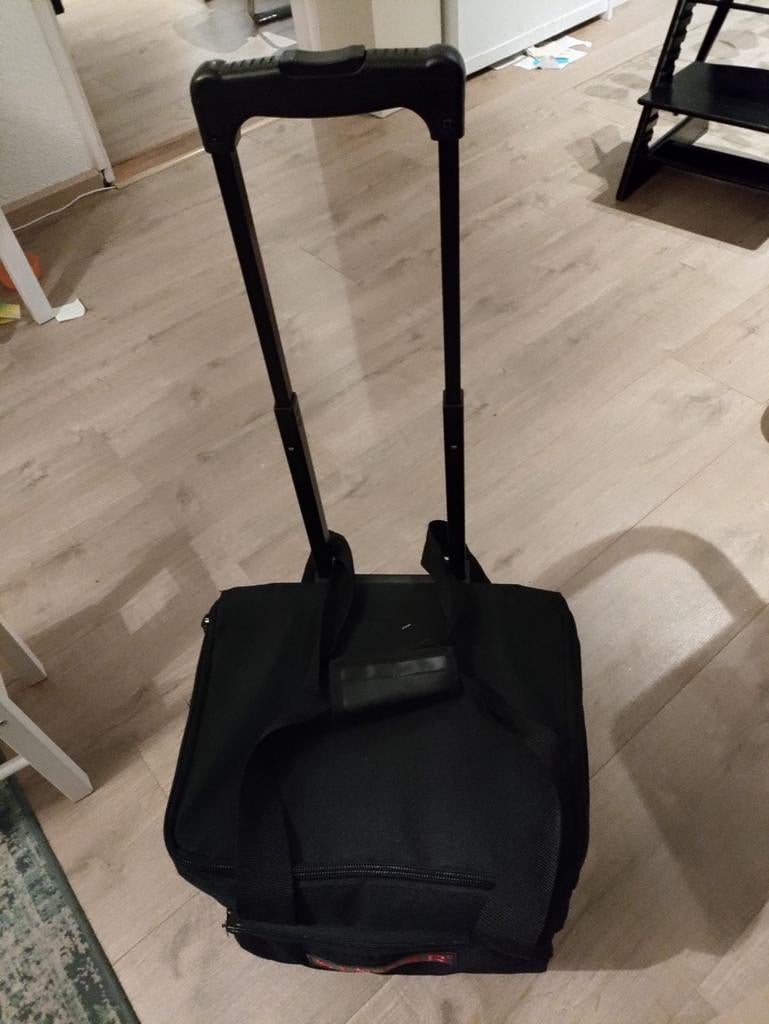 Singer trolley op wielen voor bv lockmachine, Hobby en Vrije tijd, Naaimachines en Toebehoren, Ophalen of Verzenden, Zo goed als nieuw